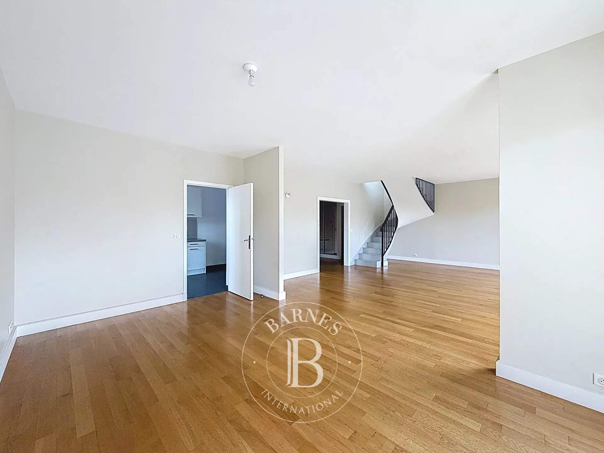 Neuilly-sur-Seine  - Apartment 3 Bedrooms - picture 3