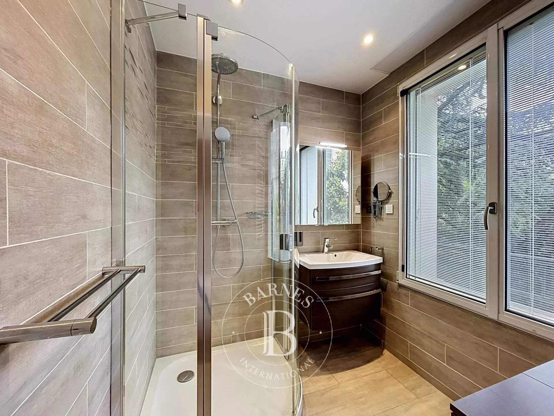 Neuilly-sur-Seine  - Appartement 3 Pi&egrave;ces 2 Chambres - picture 12