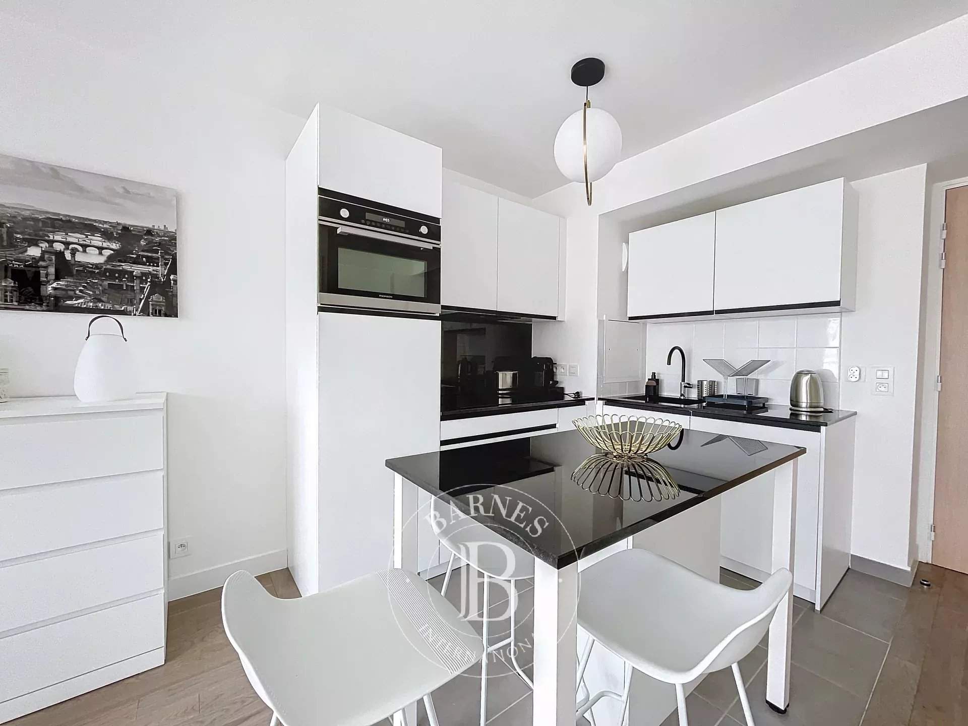 Courbevoie  - Appartement 2 Pi&egrave;ces, 1 Chambre - picture 3