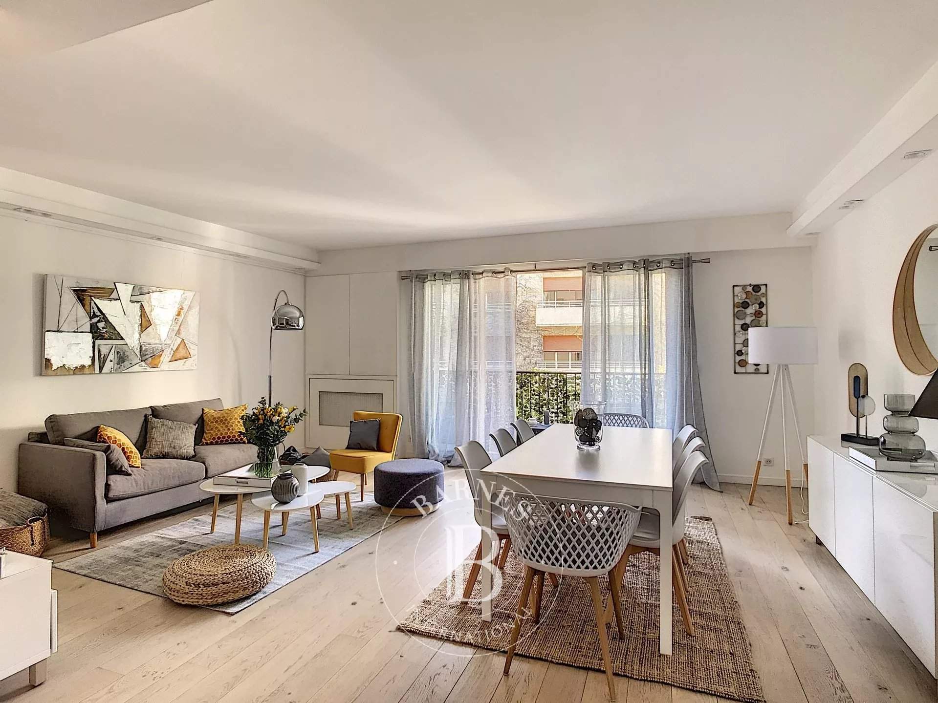 Neuilly-sur-Seine  - Appartement 2 Pi&egrave;ces, 1 Chambre - picture 1