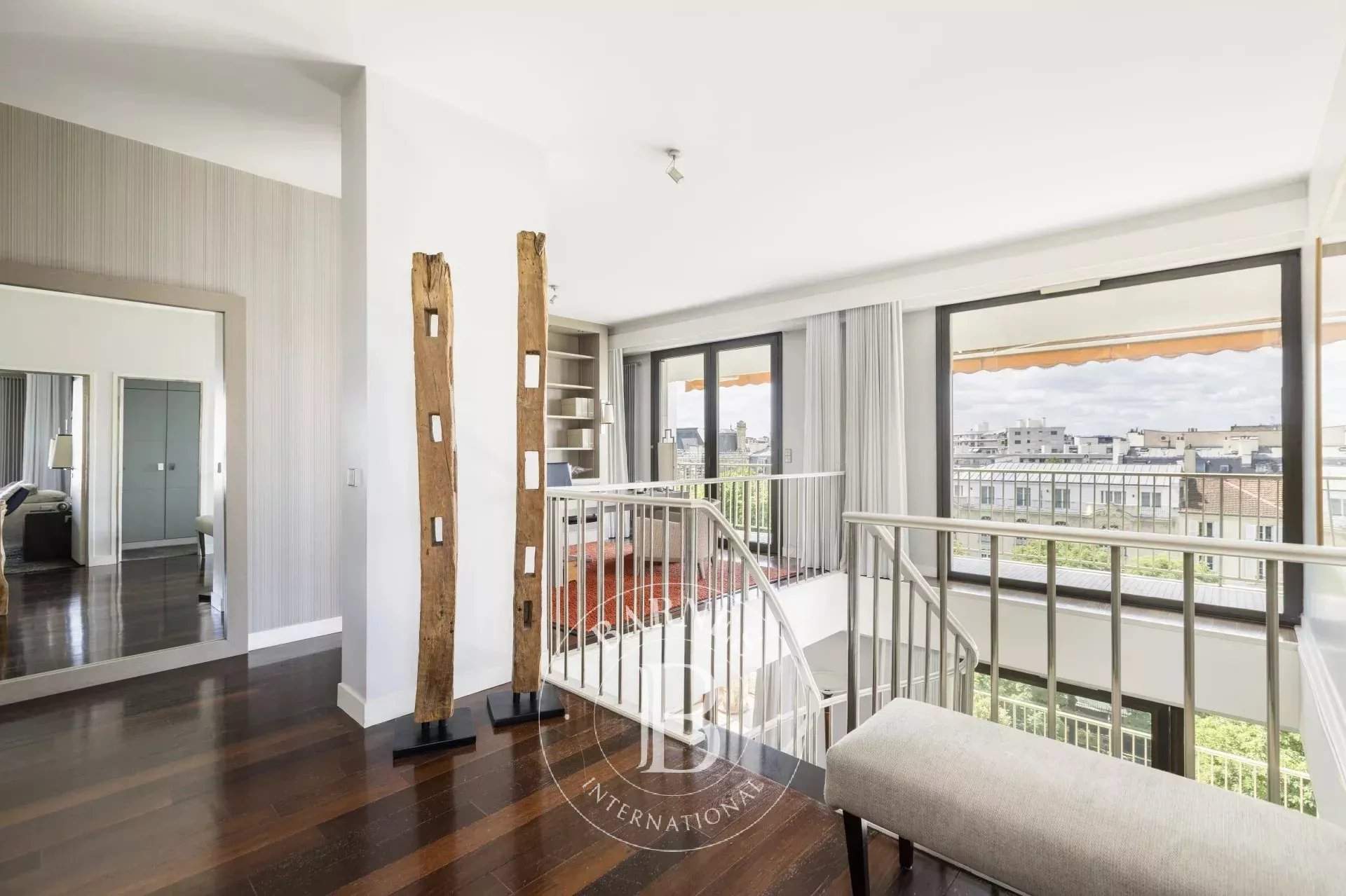 Neuilly-sur-Seine  - Duplex 3 Bedrooms - picture 13