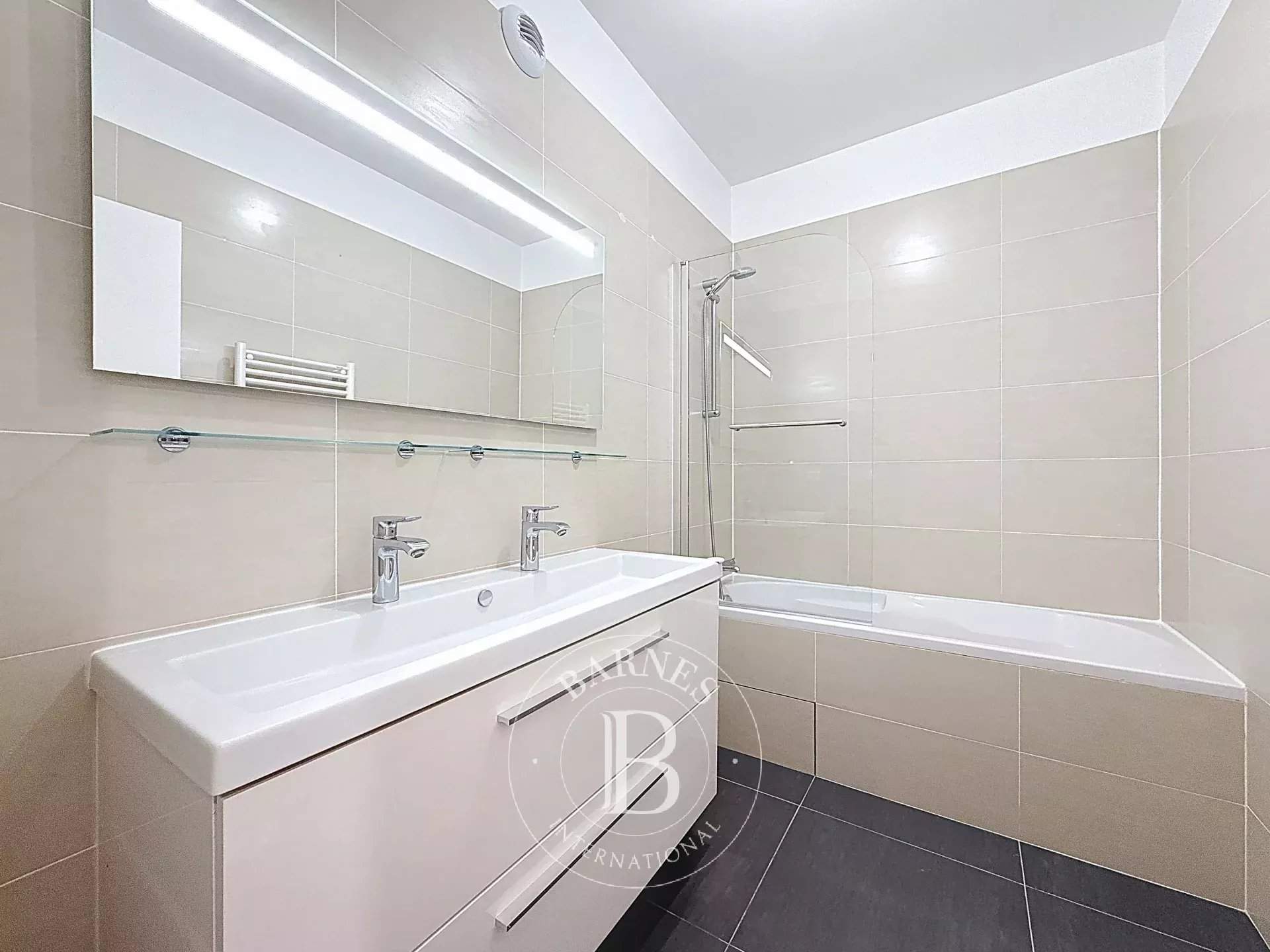 Neuilly-sur-Seine  - Apartment 3 Bedrooms - picture 9