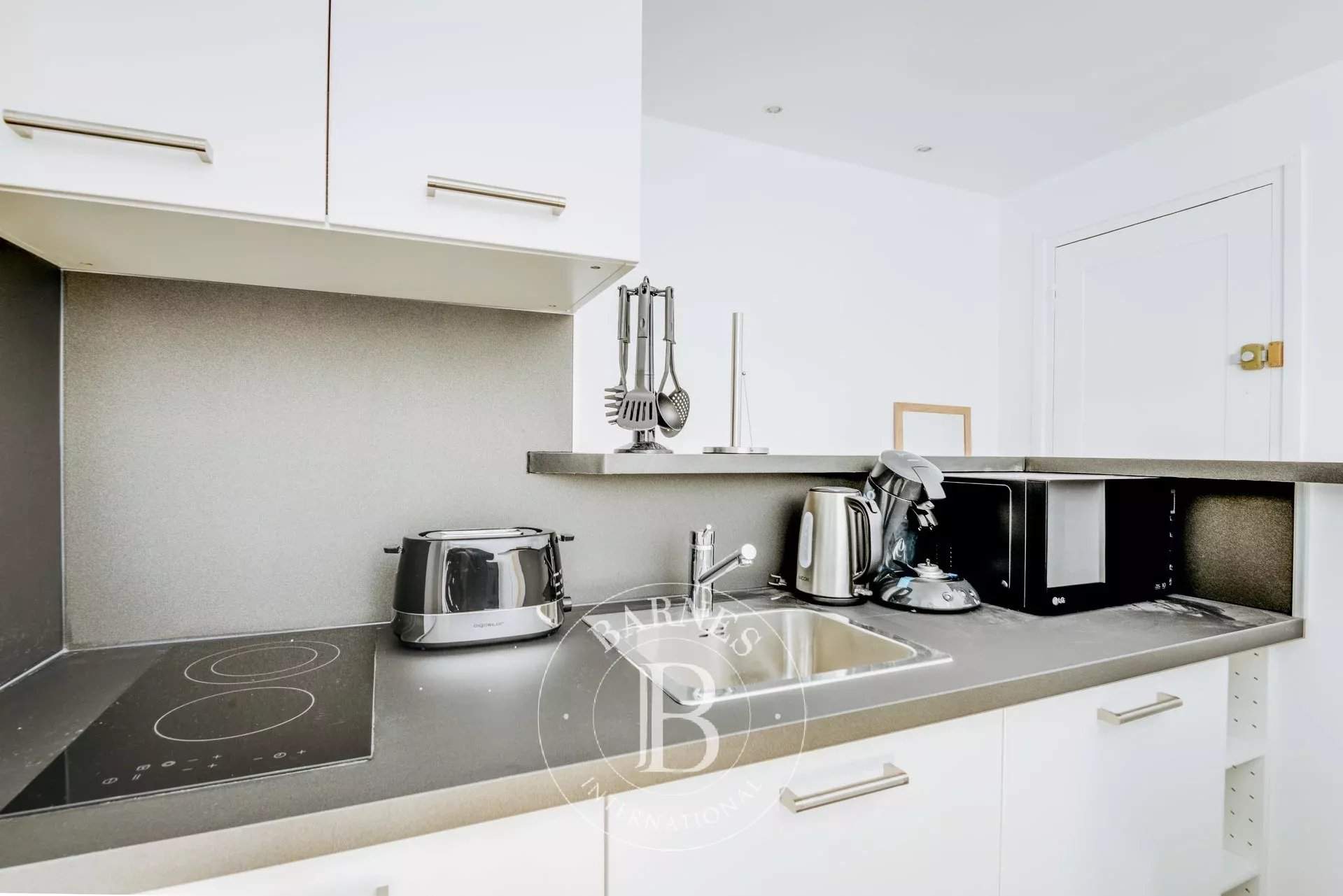 Neuilly-sur-Seine  - Appartement 2 Pi&egrave;ces, 1 Chambre - picture 11