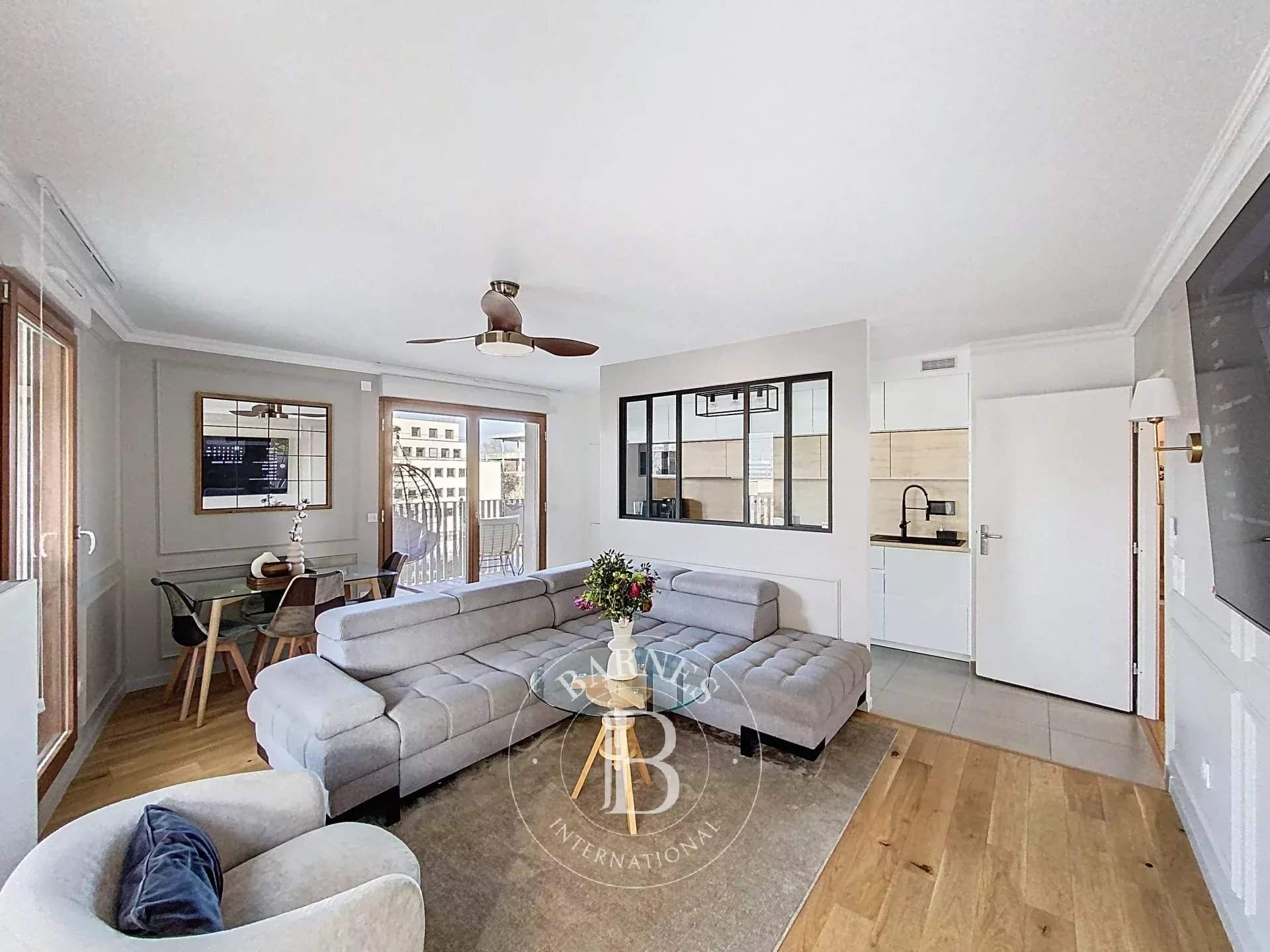 Courbevoie  - Appartement 3 Pi&egrave;ces 2 Chambres - picture 1