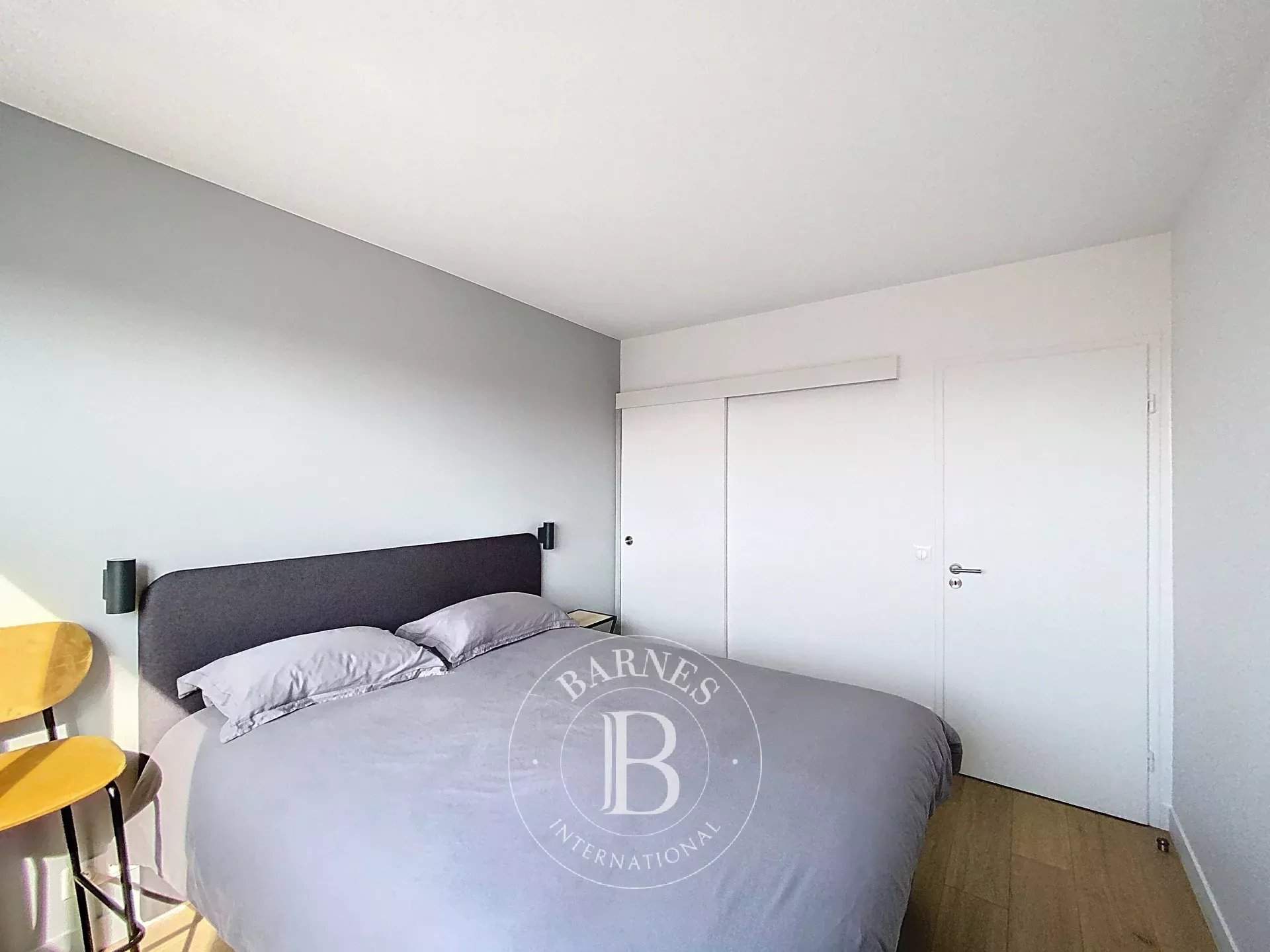 Courbevoie  - Appartement 3 Pièces 2 Chambres - picture 8