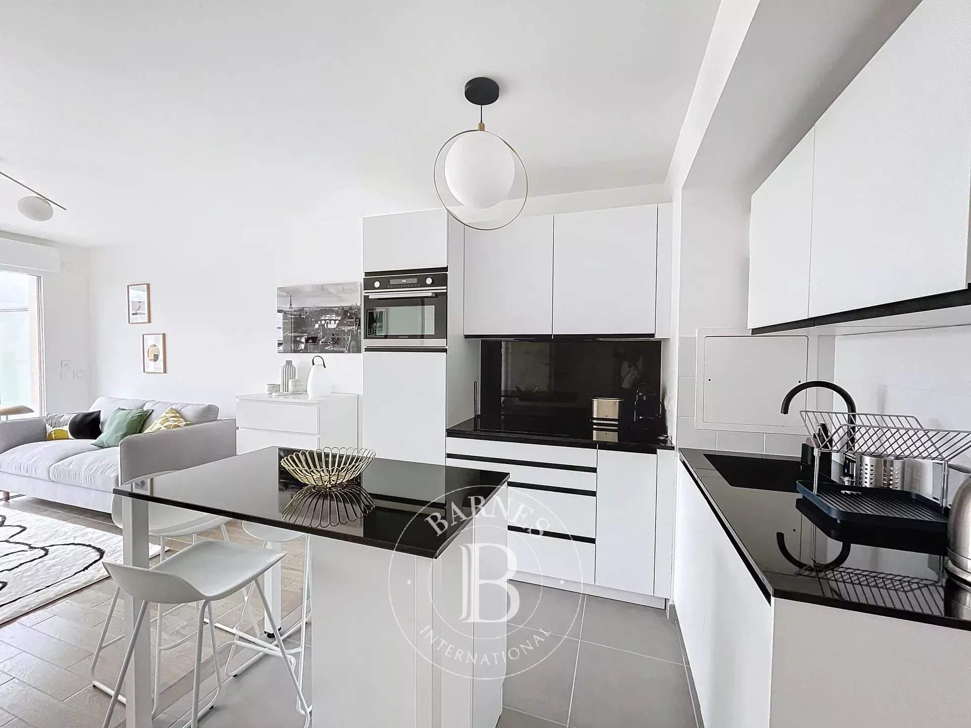 Courbevoie  - Appartement 2 Pi&egrave;ces, 1 Chambre - picture 7