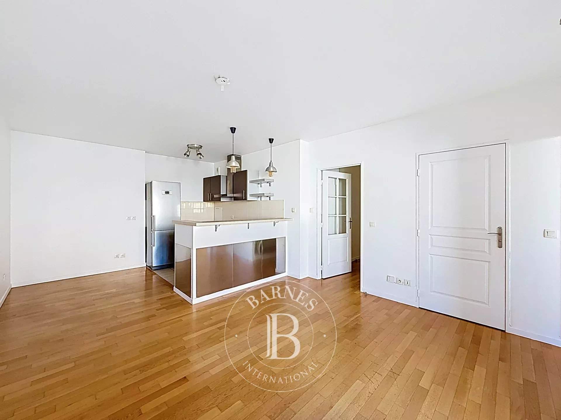 Levallois-Perret  - Piso 2 Cuartos, 1 Habitacion - picture 2