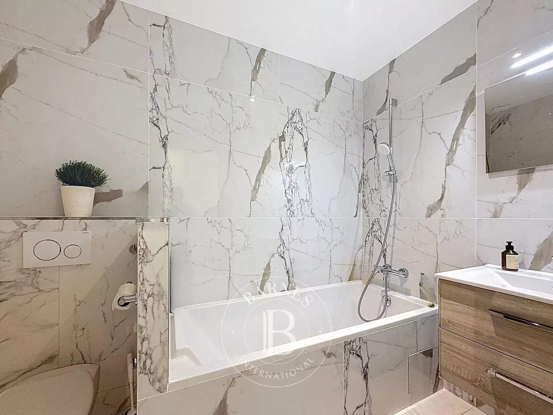 Neuilly-sur-Seine  - Appartement 6 Pièces 4 Chambres - picture 12