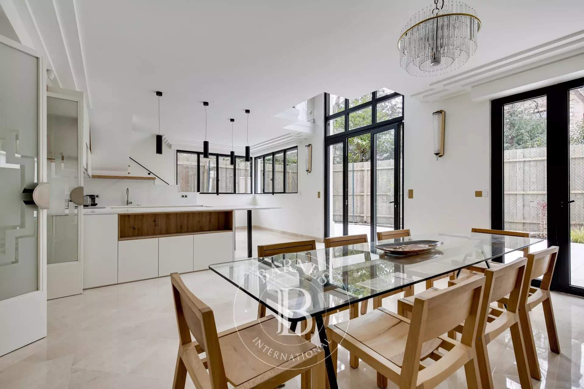 Neuilly-sur-Seine  - Maison 8 Pièces 5 Chambres - picture 1