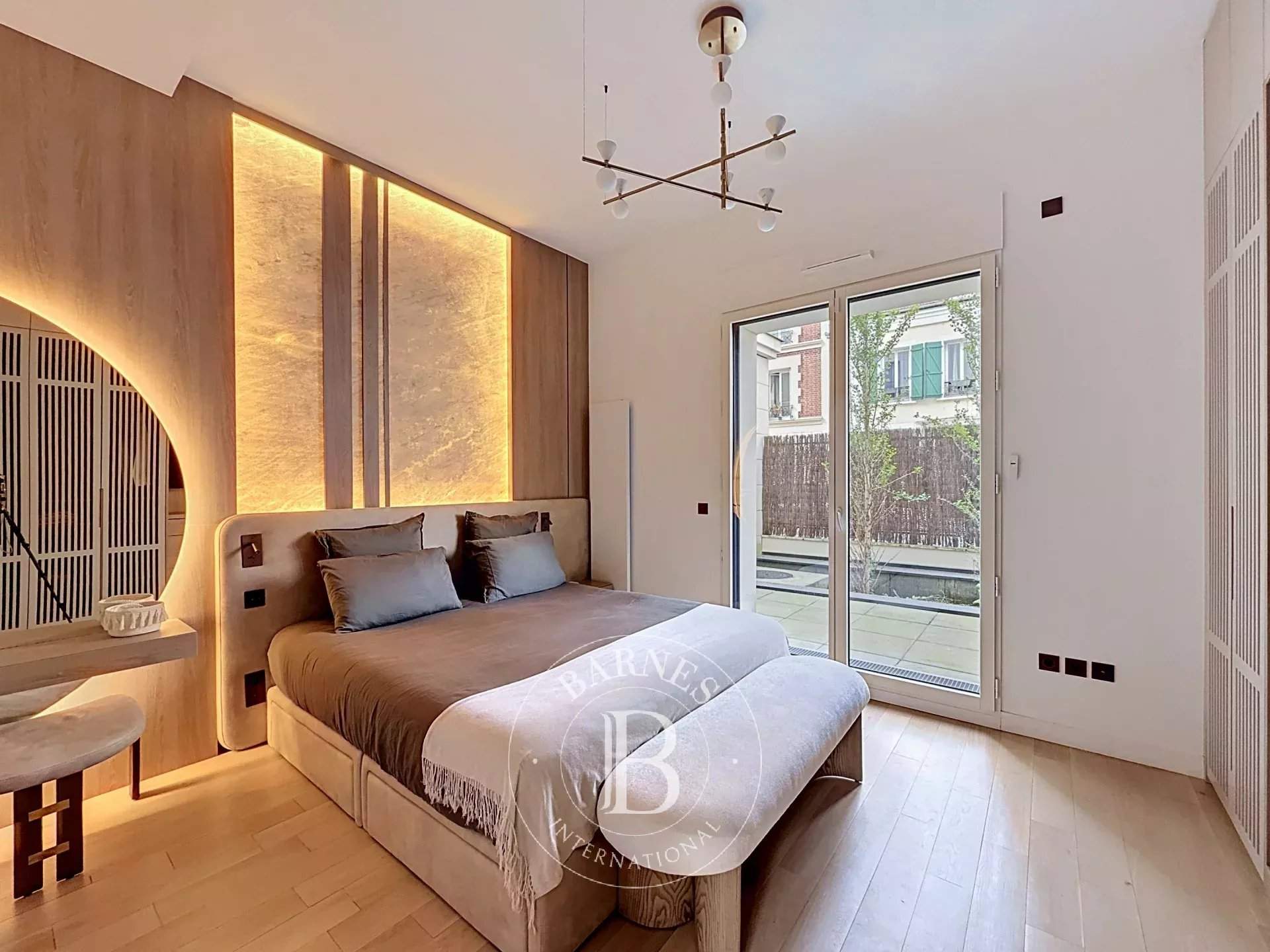Levallois-Perret  - Appartement 4 Pi&egrave;ces 3 Chambres - picture 1