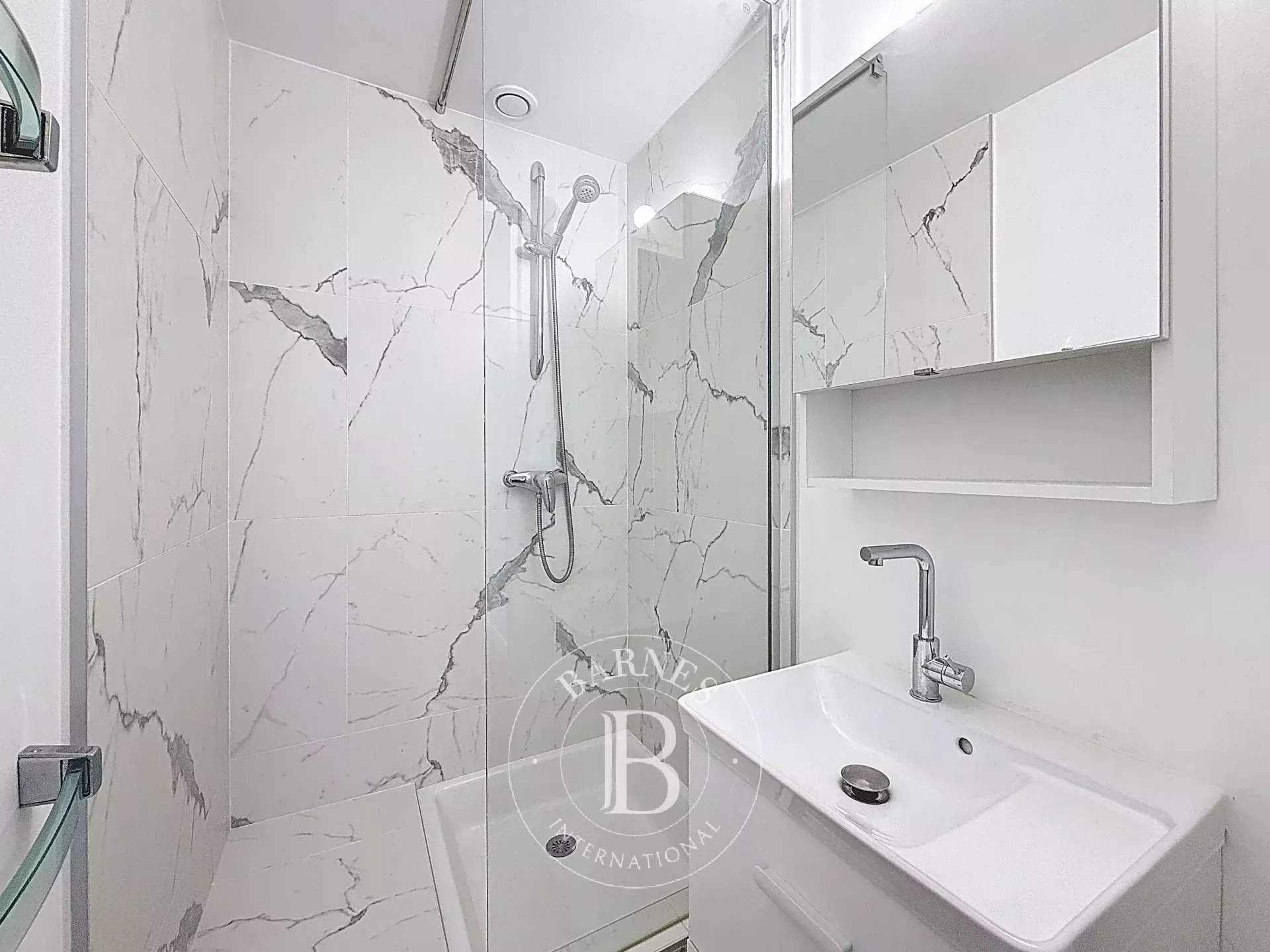 Neuilly-sur-Seine  - Apartment 2 Bedrooms - picture 9