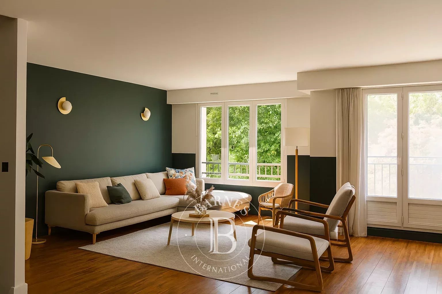 Suresnes  - Maison 5 Pi&egrave;ces 3 Chambres - picture 1