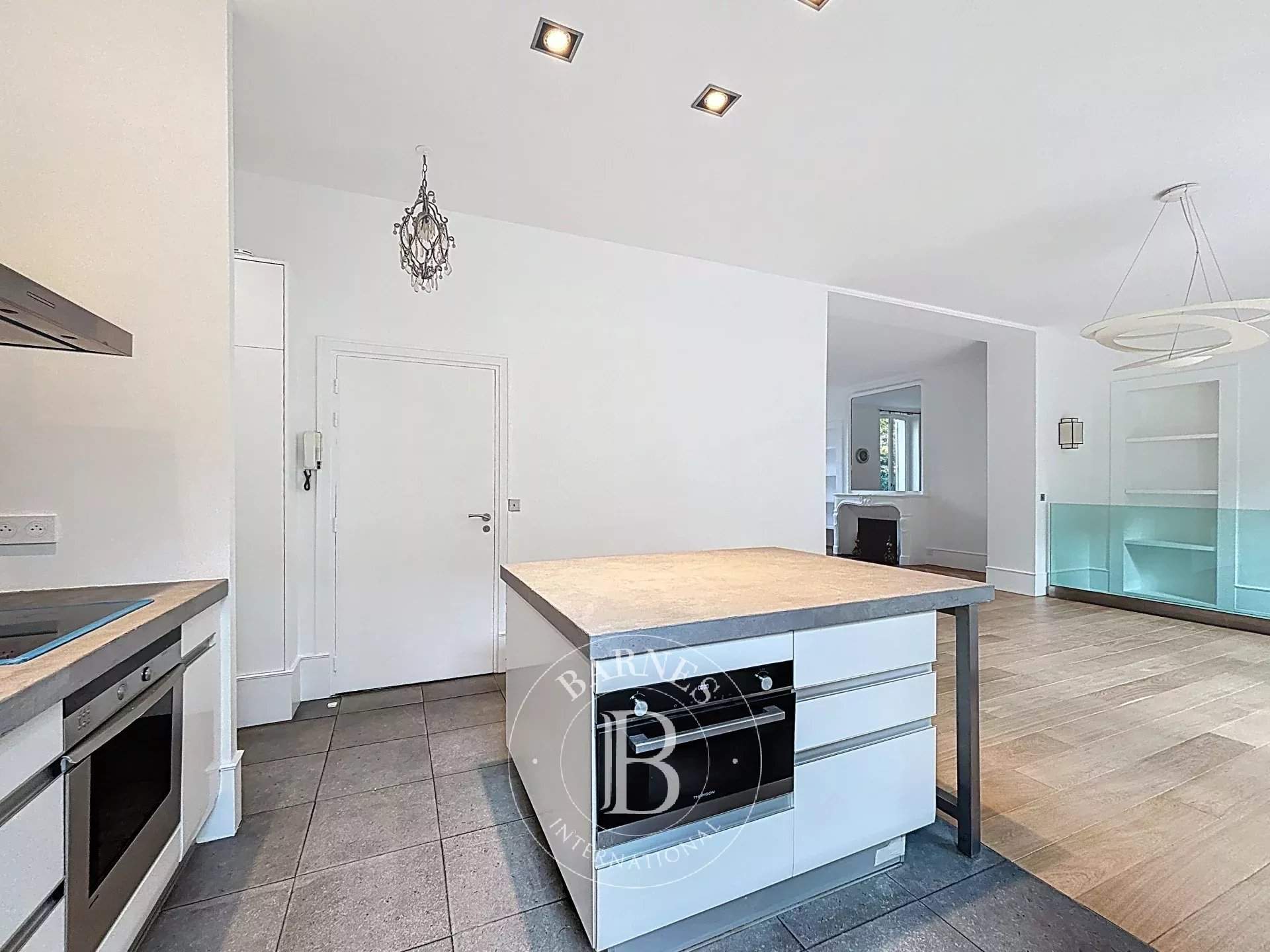 Neuilly-sur-Seine  - Appartement 6 Pi&egrave;ces 3 Chambres - picture 4