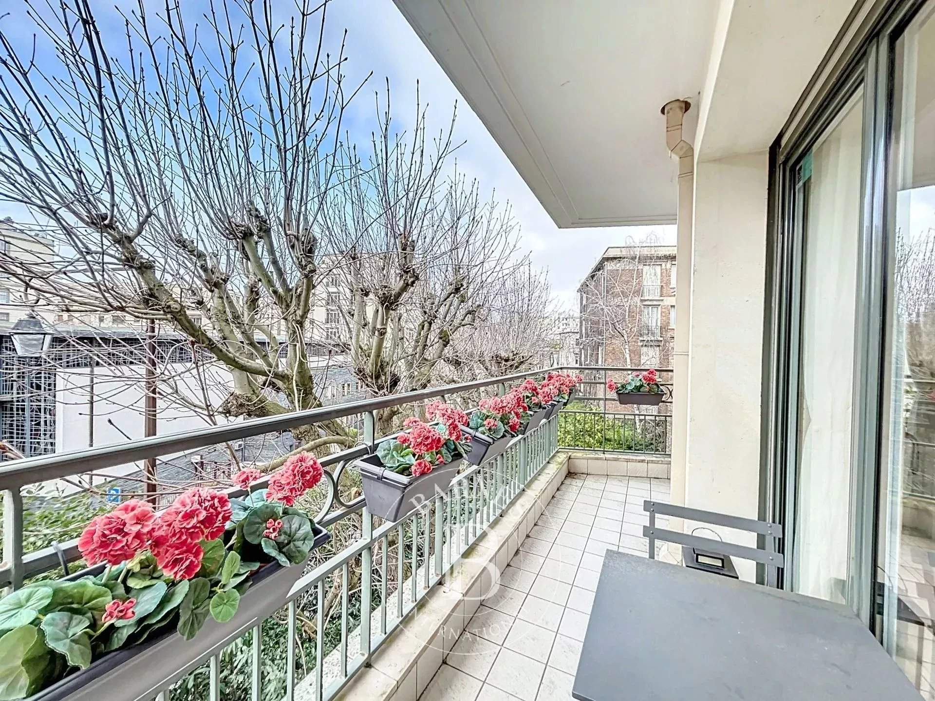 Neuilly-sur-Seine  - Apartment 3 Bedrooms - picture 2