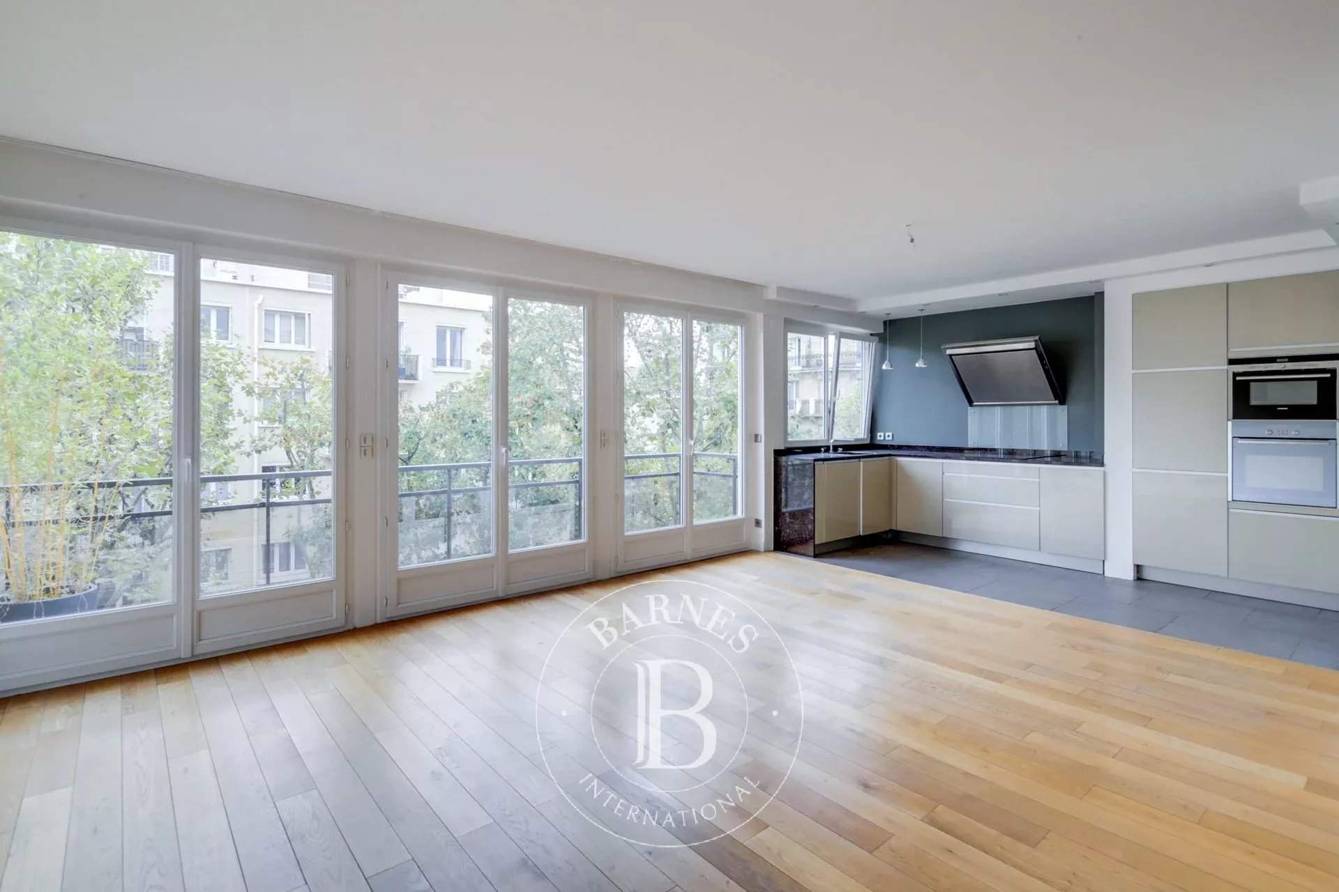 Neuilly-sur-Seine  - Apartment 3 Bedrooms - picture 1
