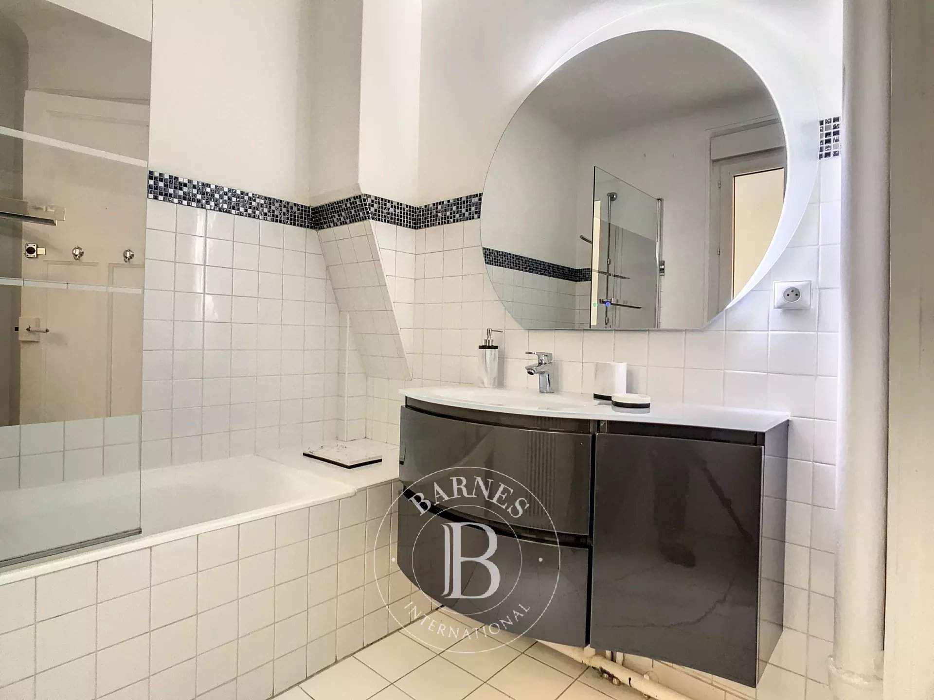 Neuilly-sur-Seine  - Appartement 3 Pi&egrave;ces 2 Chambres - picture 9