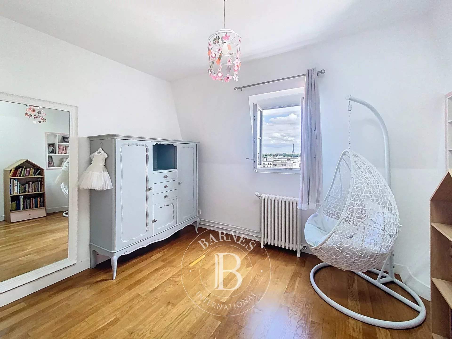 Suresnes  - House 5 Bedrooms - picture 17