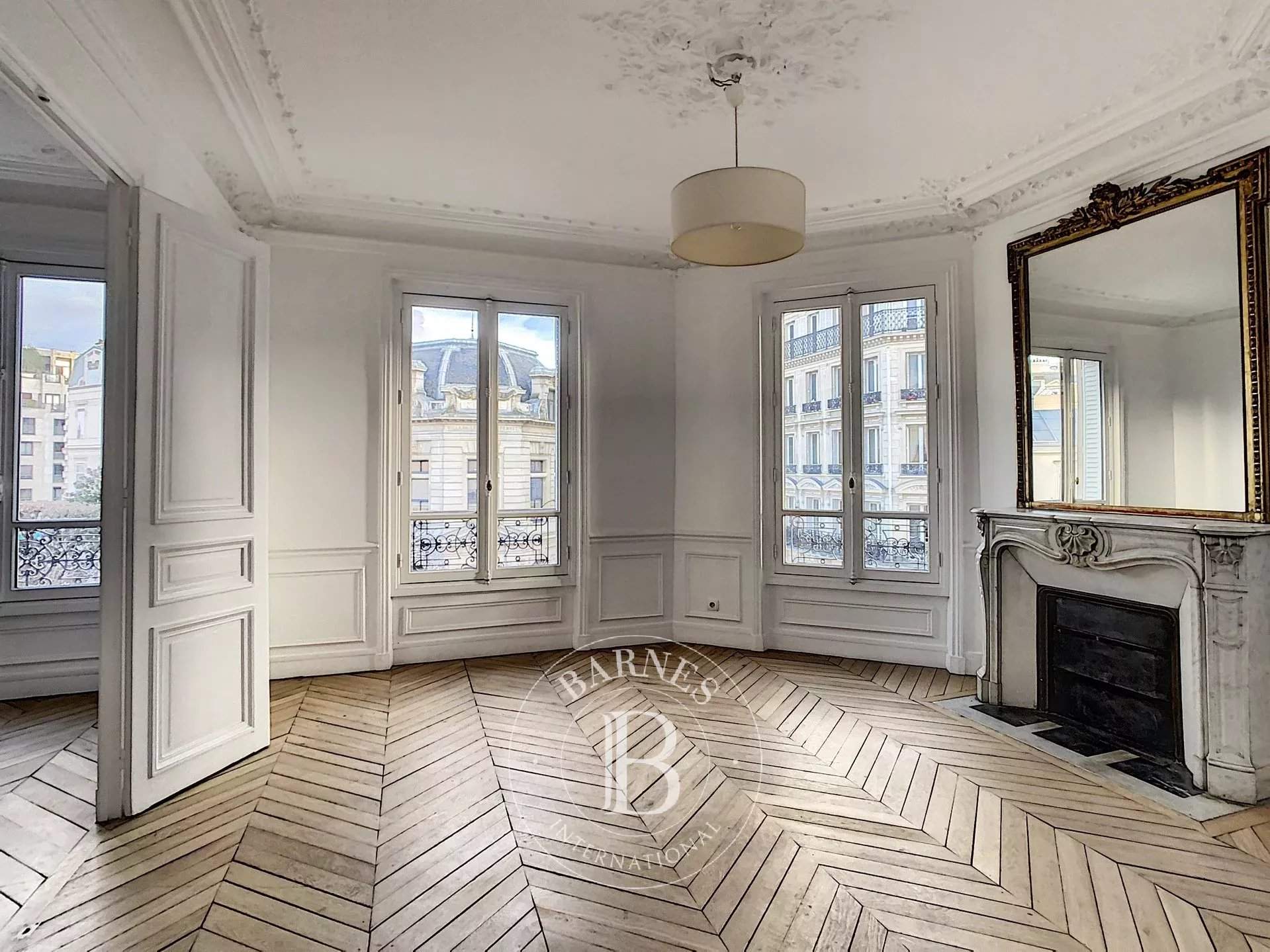 Levallois-Perret  - Appartement 4 Pi&egrave;ces 2 Chambres - picture 1