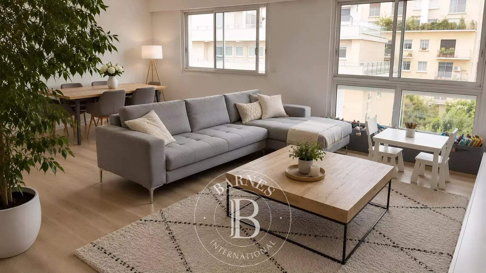 Neuilly-sur-Seine  - Appartement 4 Pi&egrave;ces 2 Chambres - picture 2