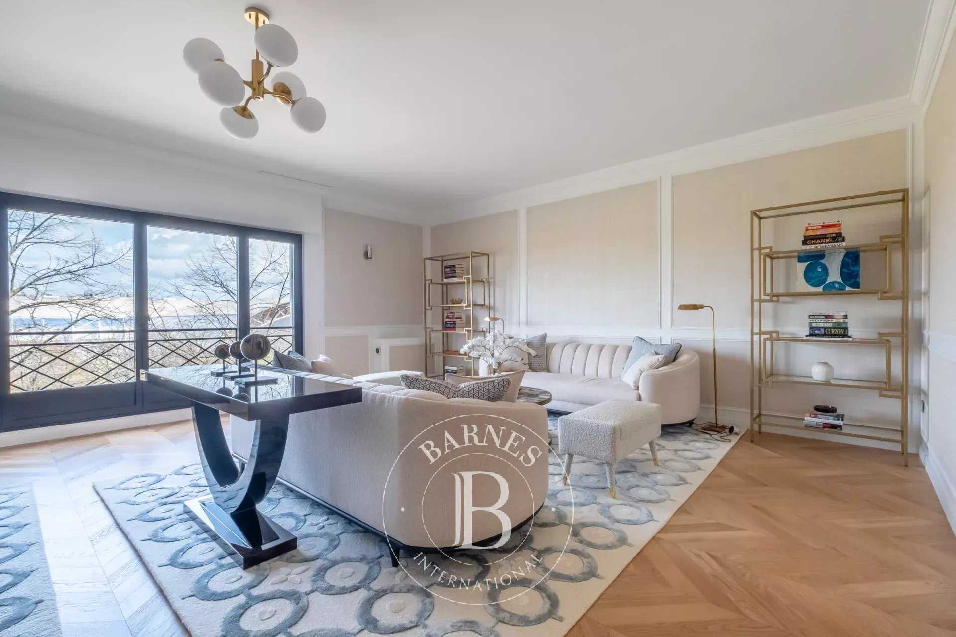 Paris  - Apartment 5 Bedrooms