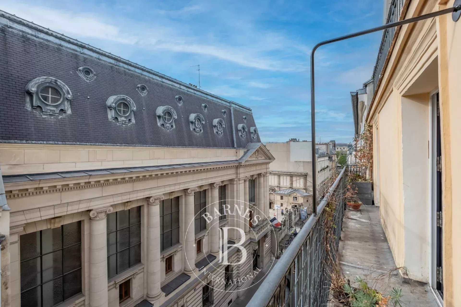 Paris  - Appartement 7 Pi&egrave;ces 4 Chambres