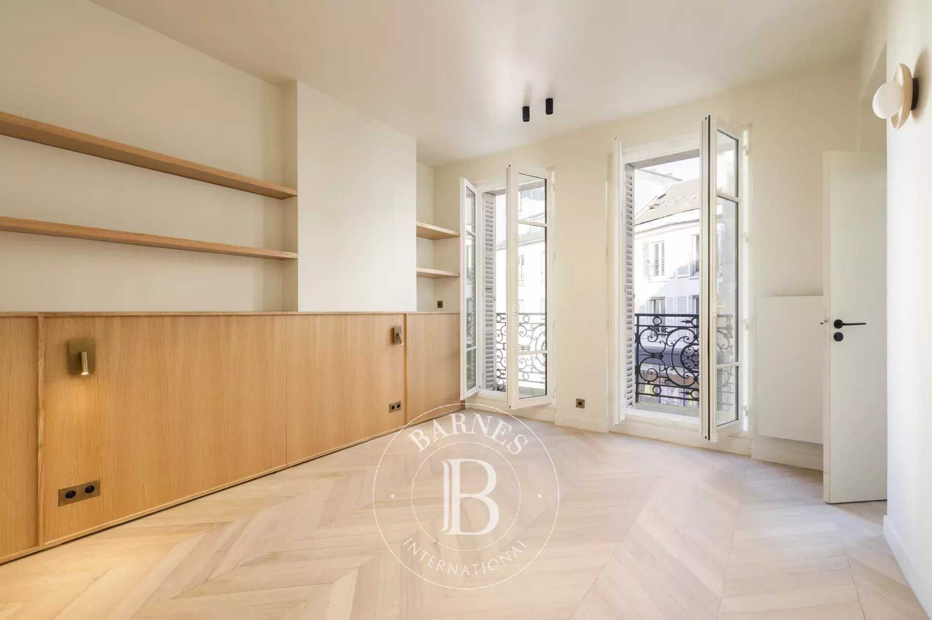 Paris  - Appartement 5 Pi&egrave;ces 3 Chambres