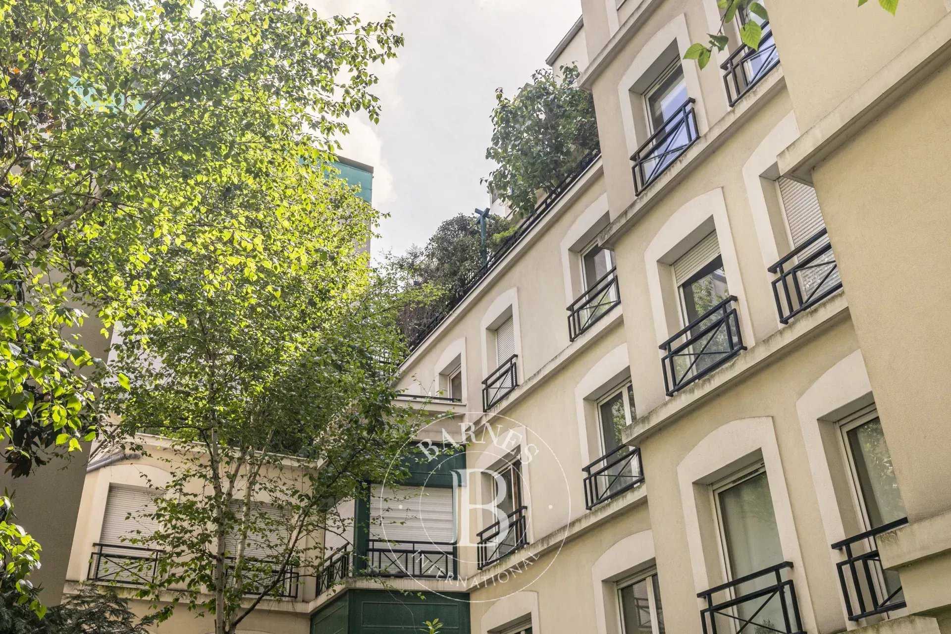Paris  - Apartment 2 Bedrooms