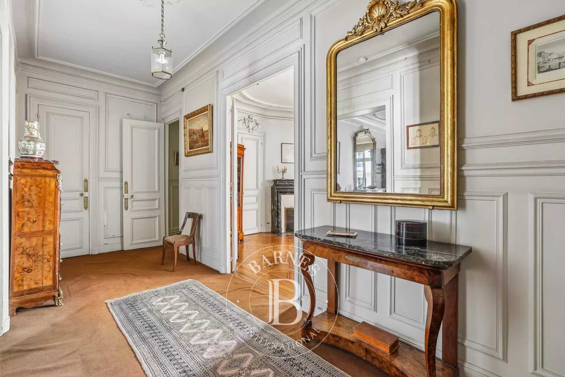 Paris  - Appartement 6 Pi&egrave;ces 4 Chambres