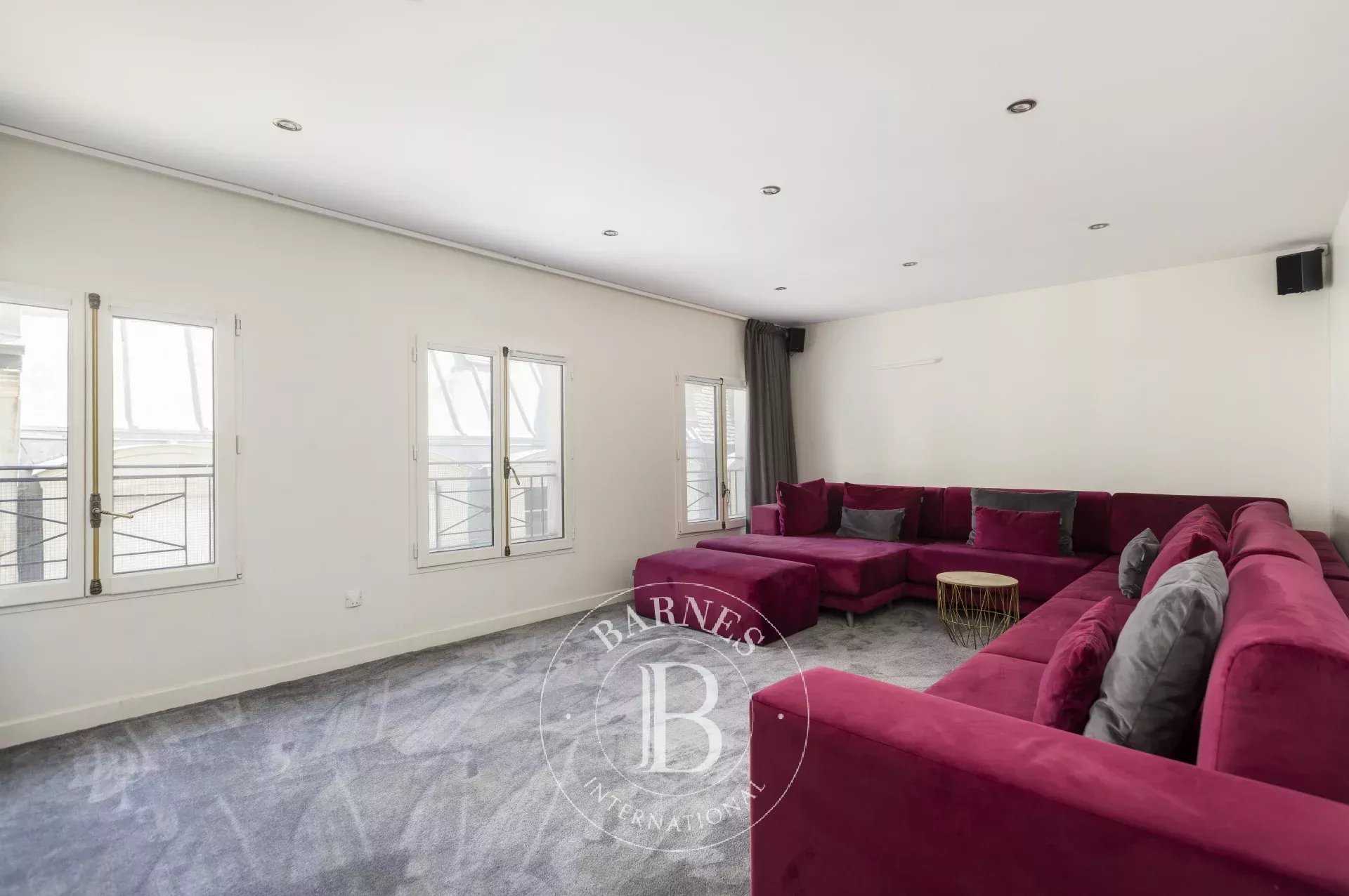Paris  - Appartement 10 Pièces 5 Chambres