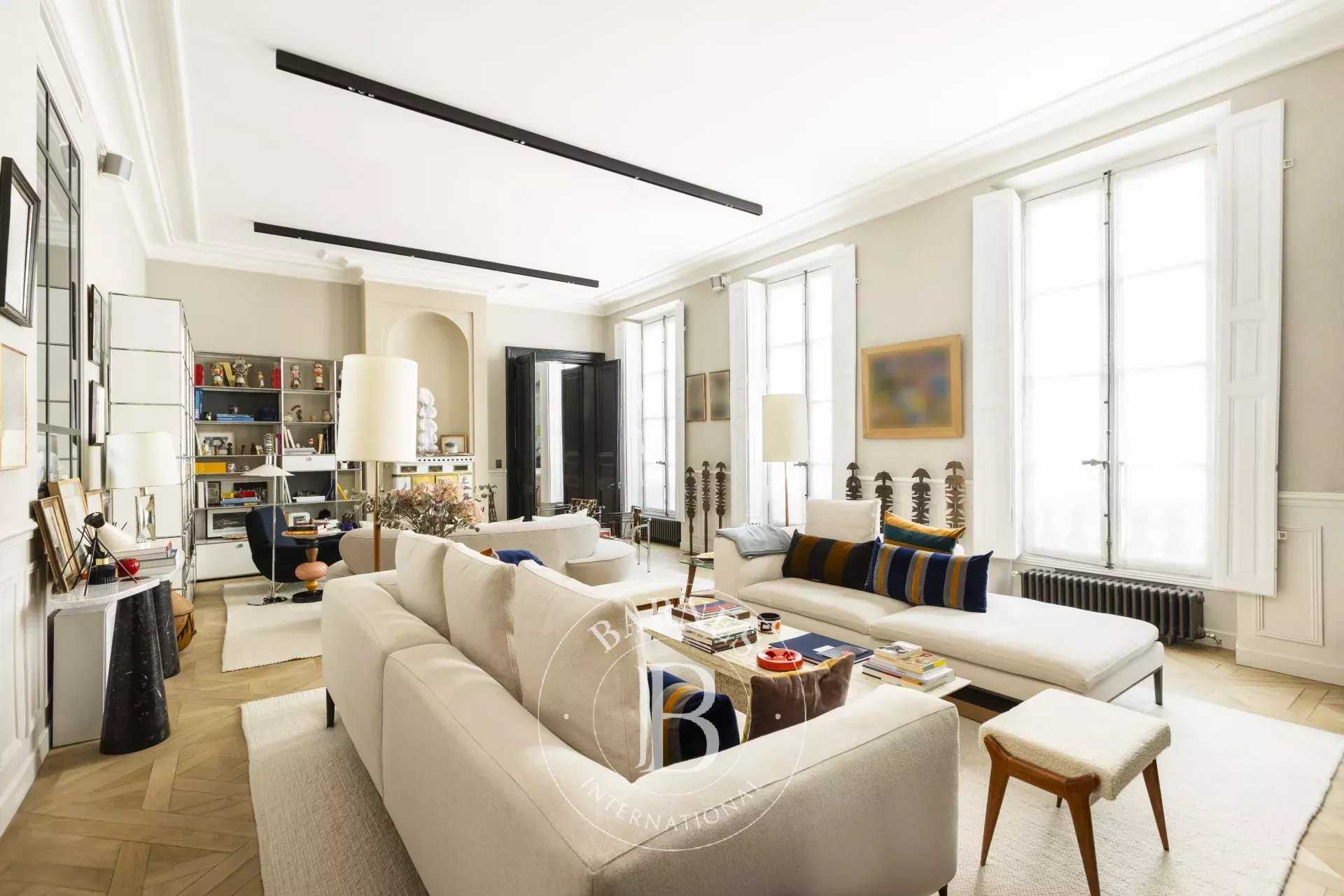 Paris  - Apartment 4 Bedrooms