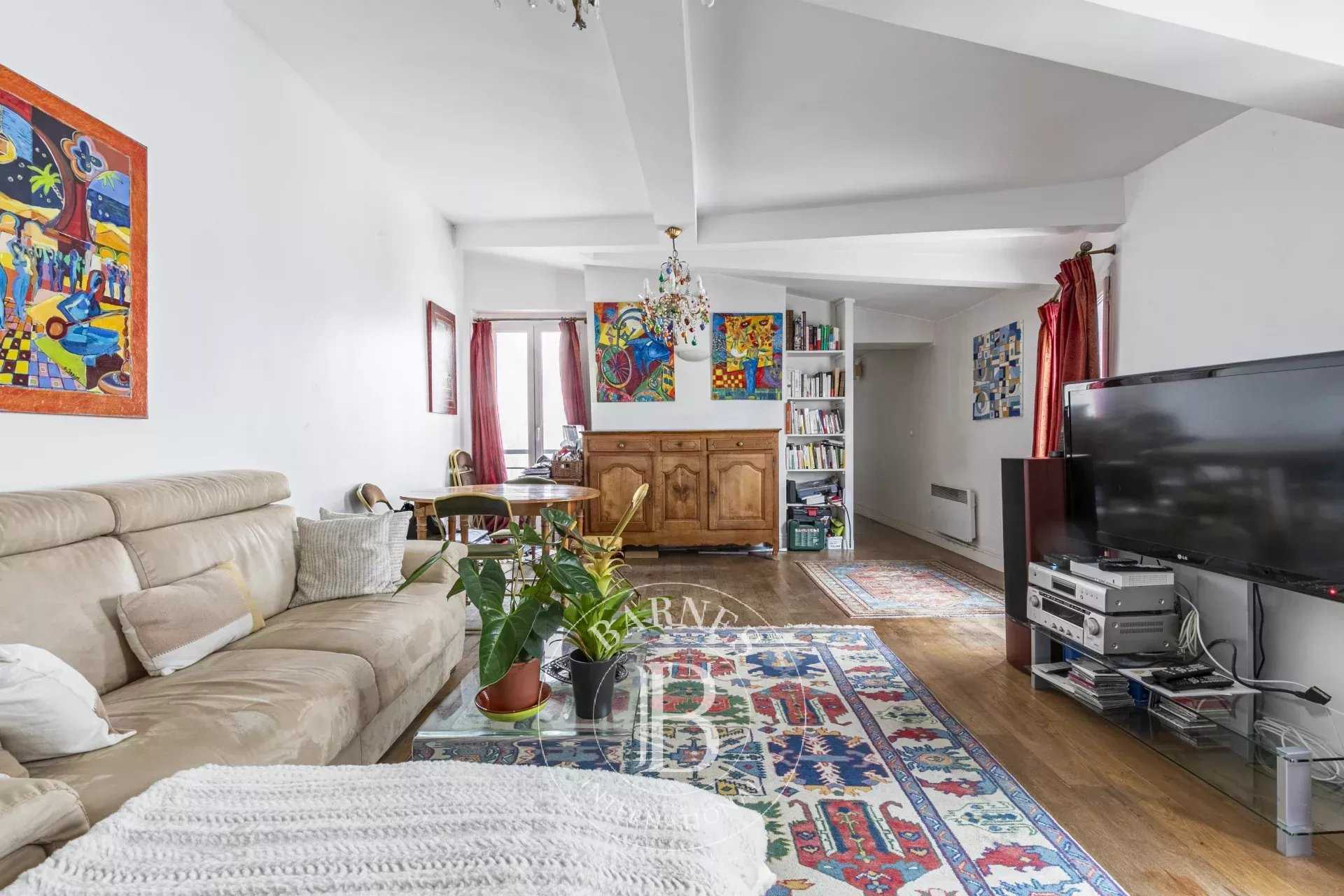 Paris  - Appartement 4 Pièces 2 Chambres