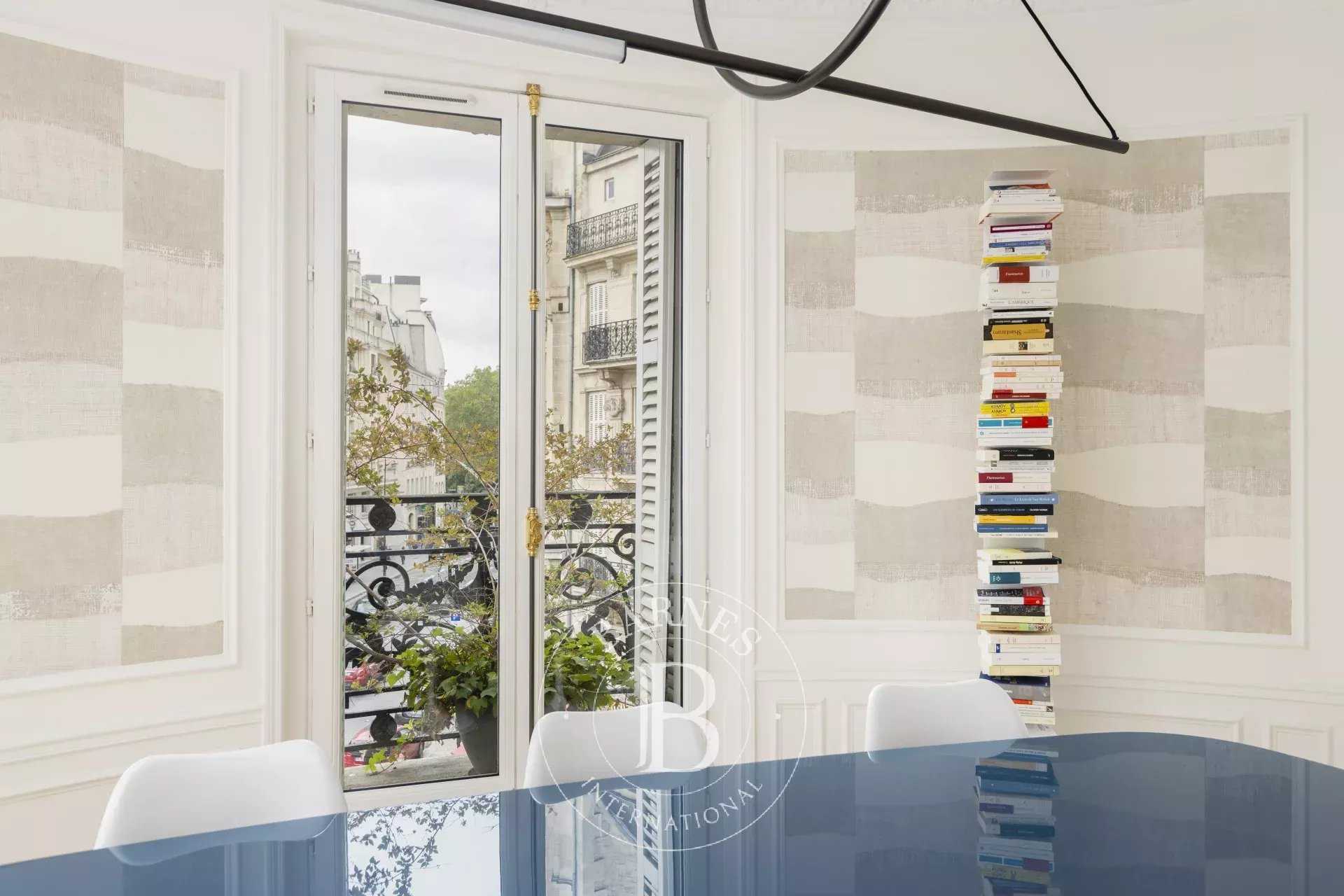 Paris  - Apartment 2 Bedrooms