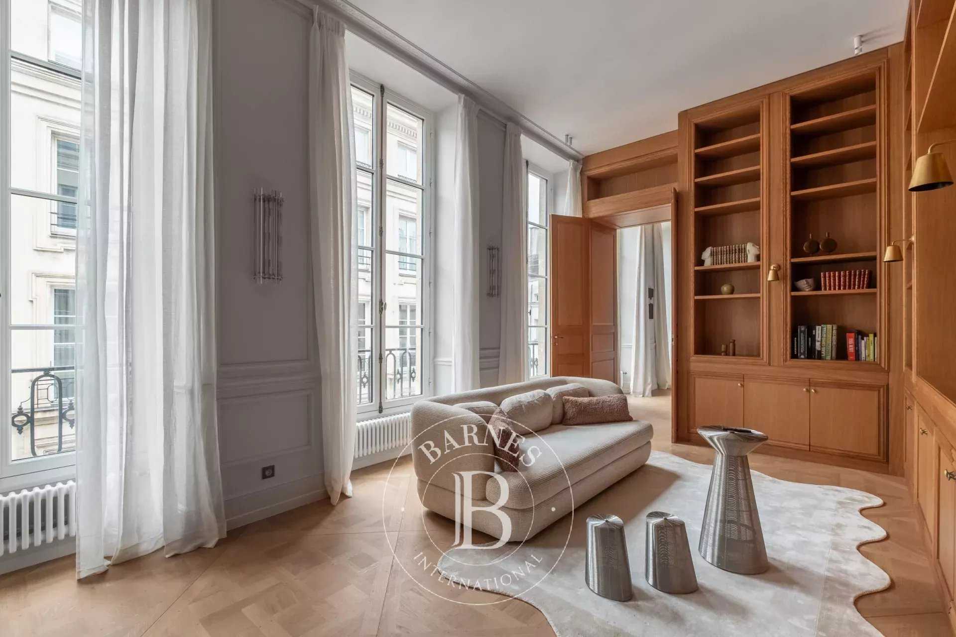Paris  - Appartement 5 Pièces 3 Chambres