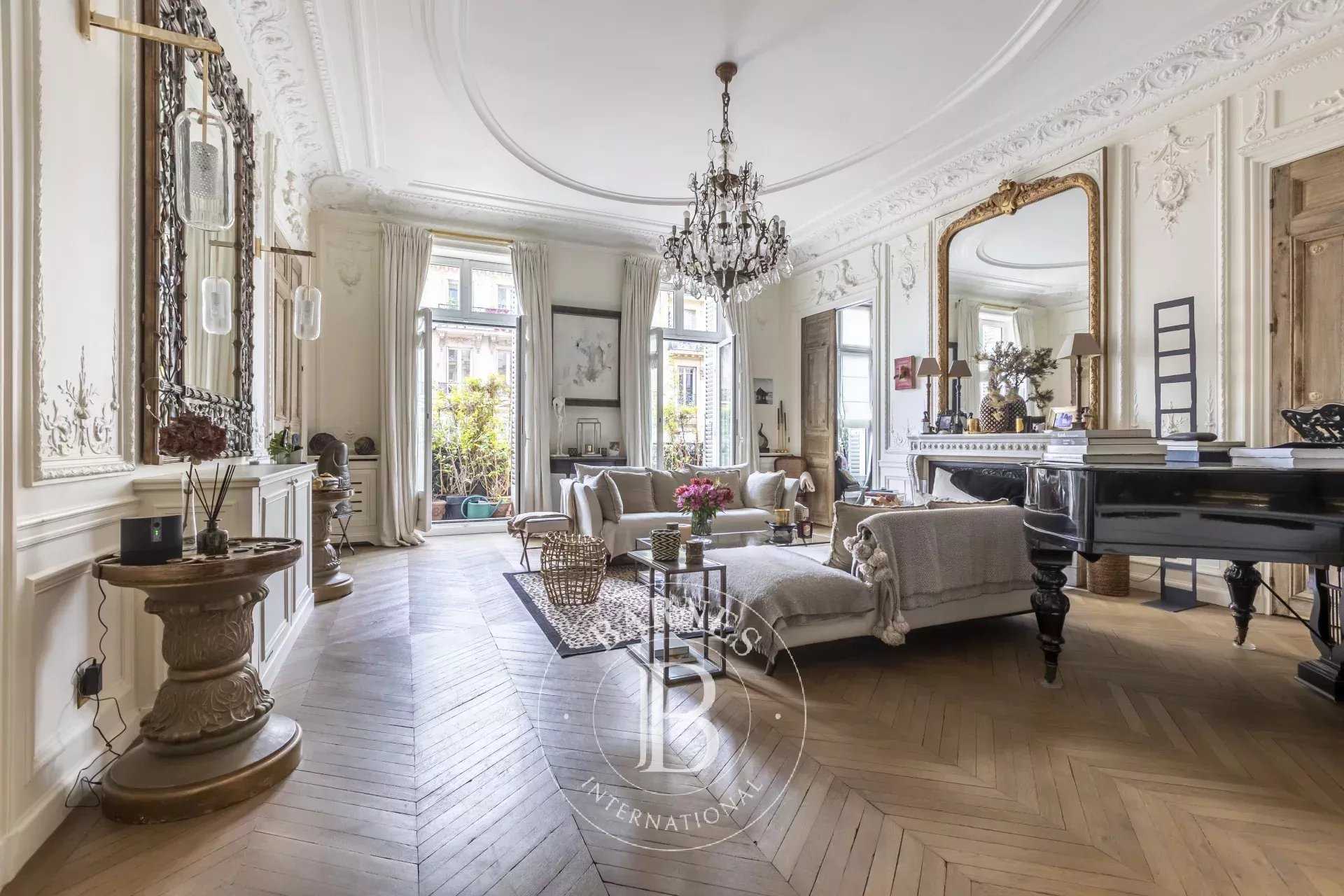 Paris  - Apartment 3 Bedrooms