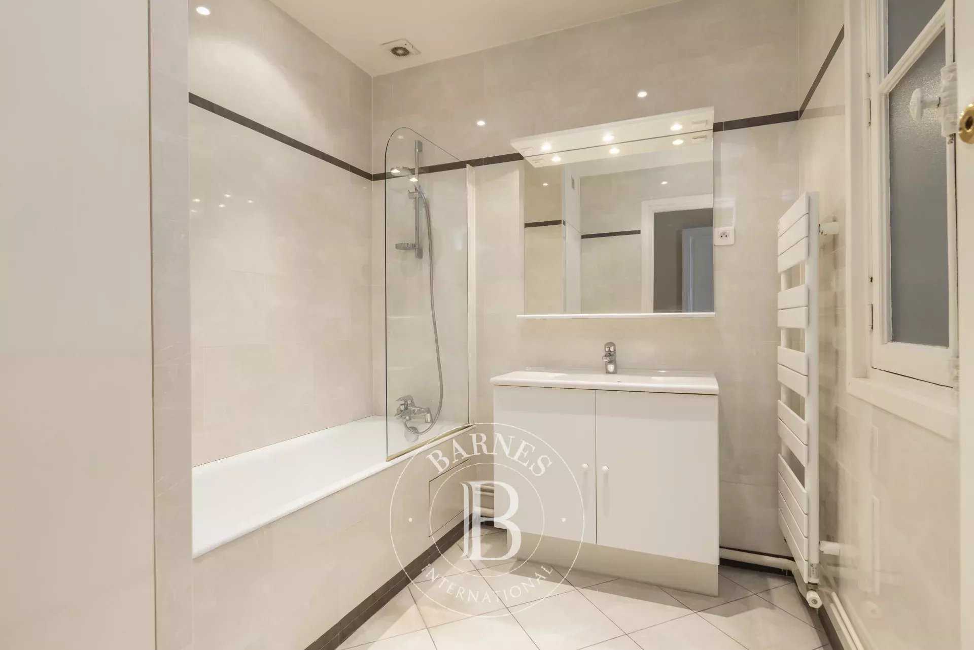 Paris  - Apartment 3 Bedrooms