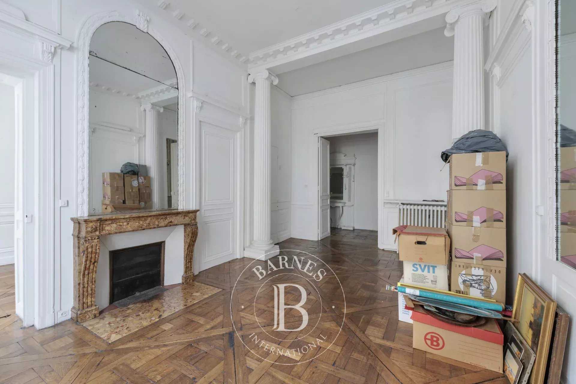 Paris  - Apartment 2 Bedrooms