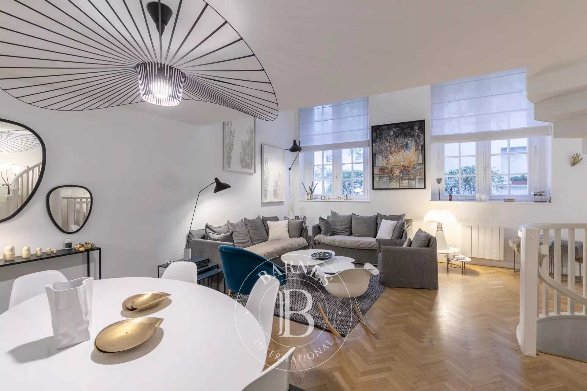 Paris  - Appartement 4 Pièces, 1 Chambre