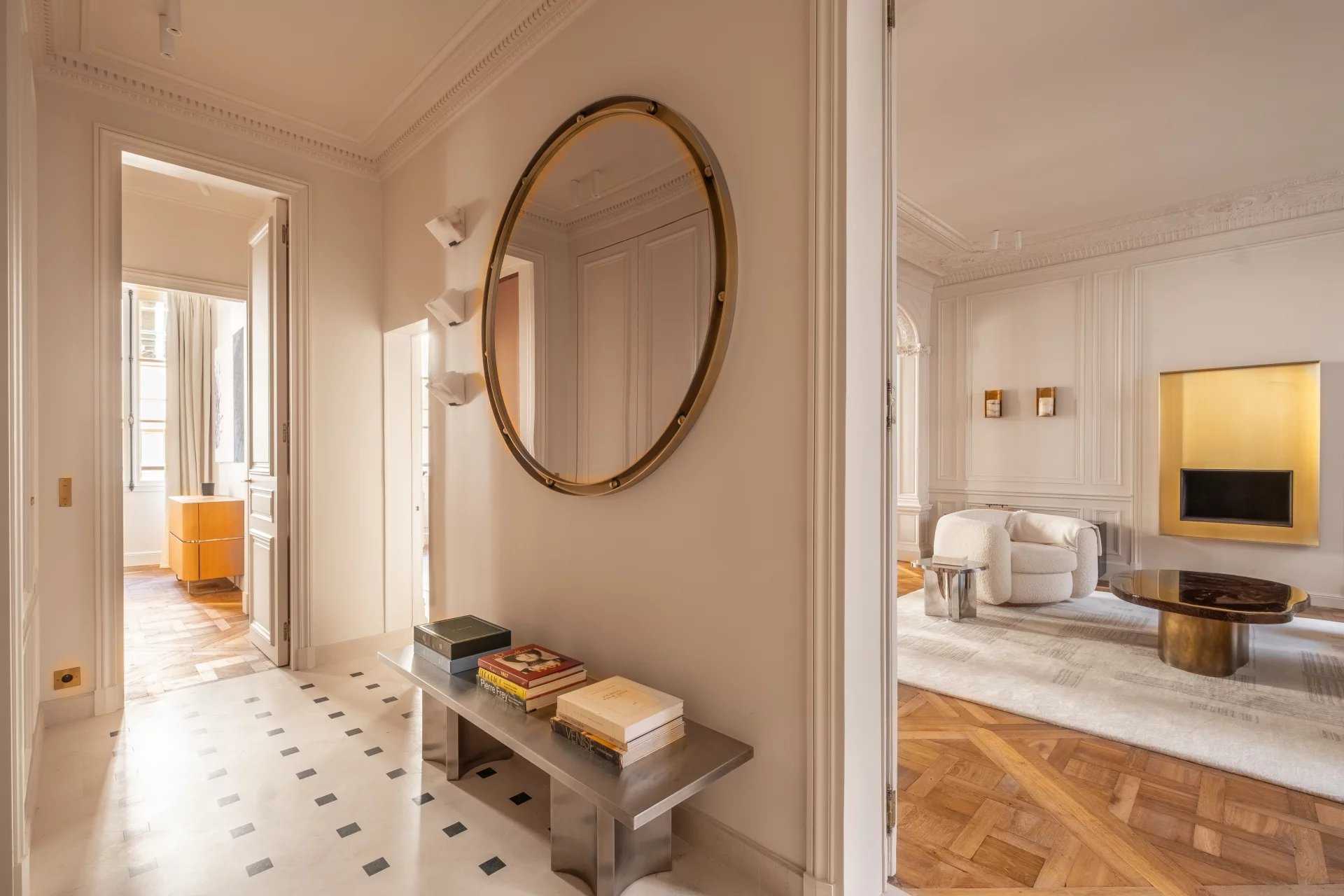 Paris  - Appartement 5 Pi&egrave;ces 3 Chambres