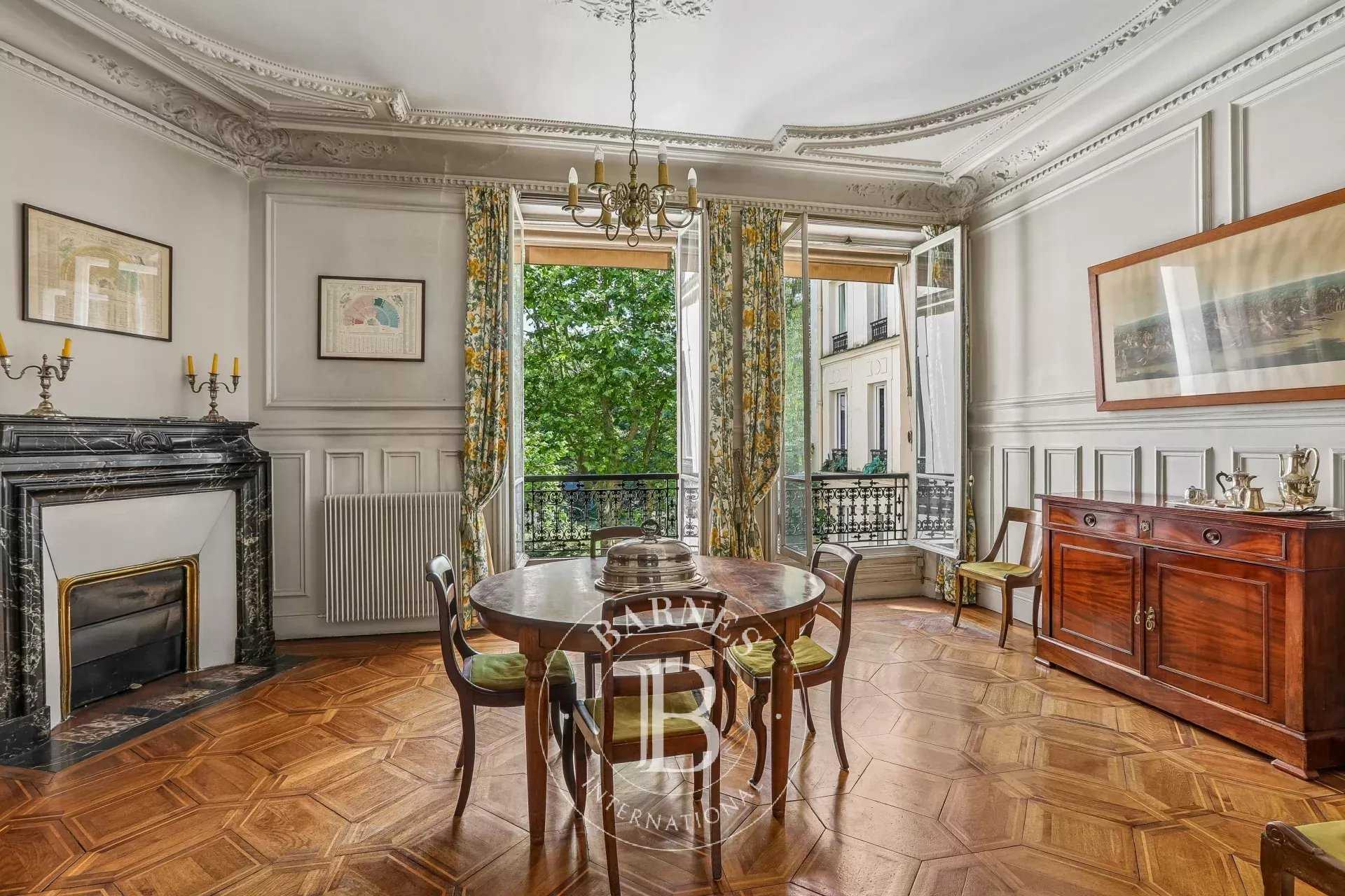 Paris  - Appartement 6 Pi&egrave;ces 4 Chambres