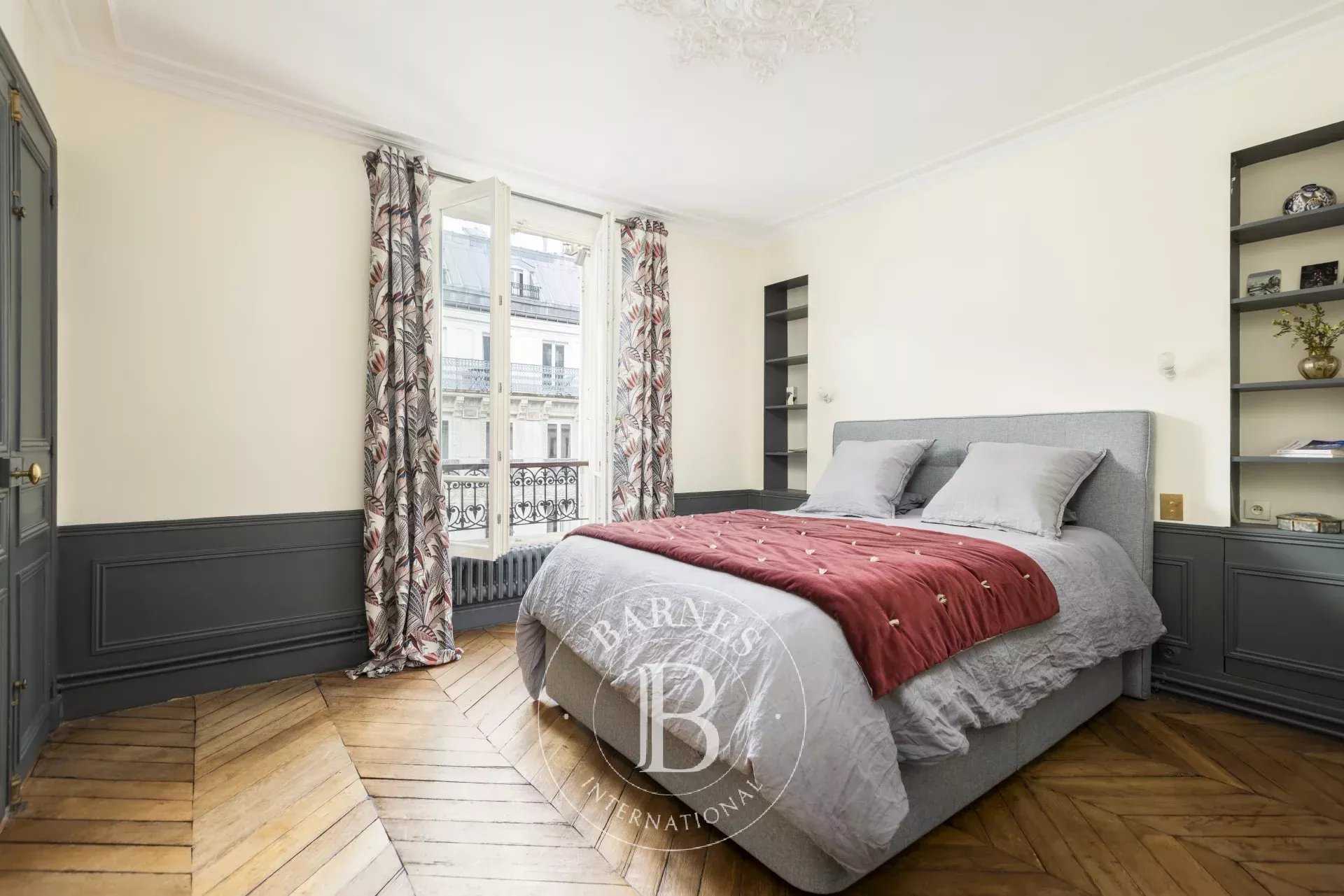 Paris  - Appartement 3 Pi&egrave;ces 2 Chambres