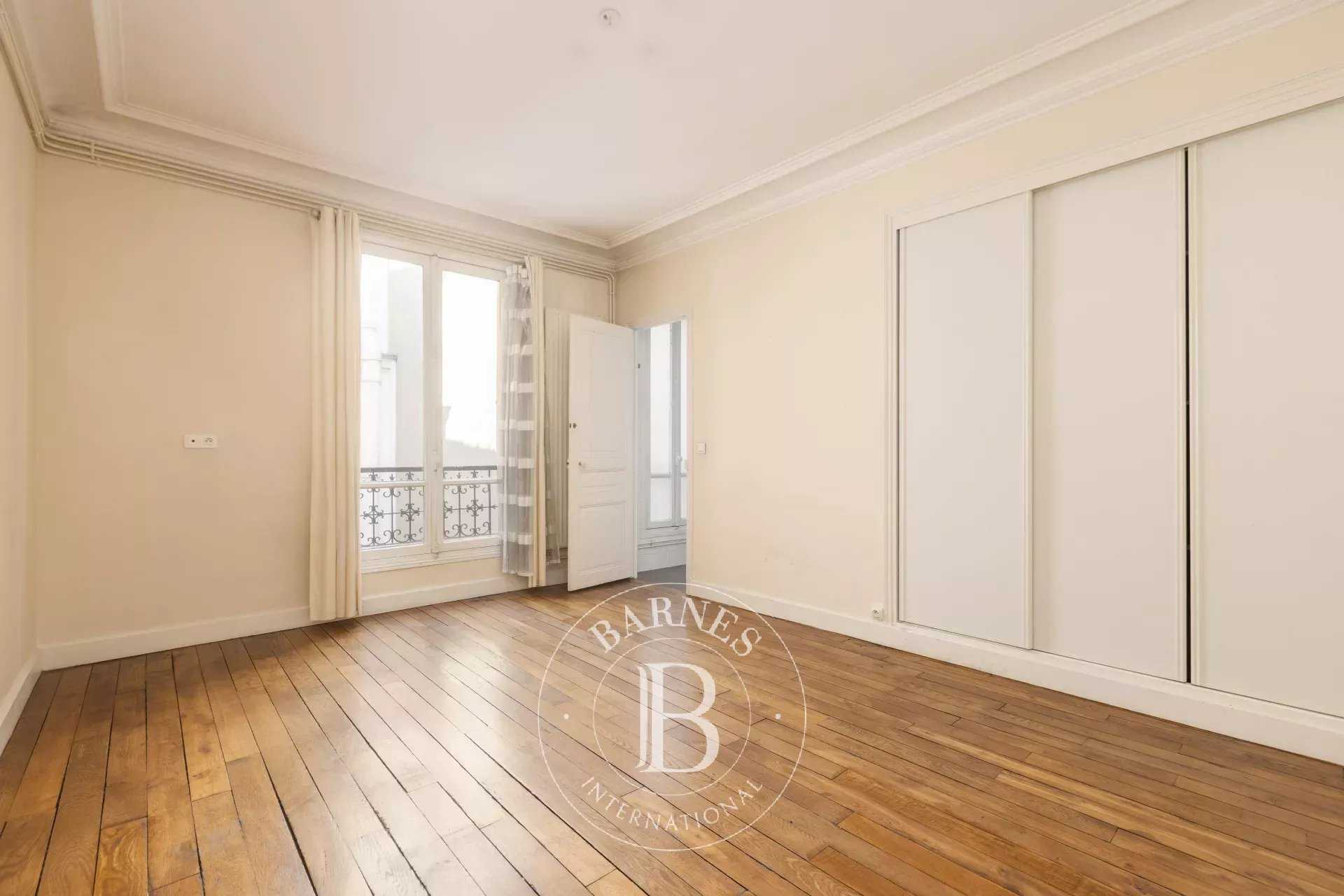 Paris  - Apartment 3 Bedrooms