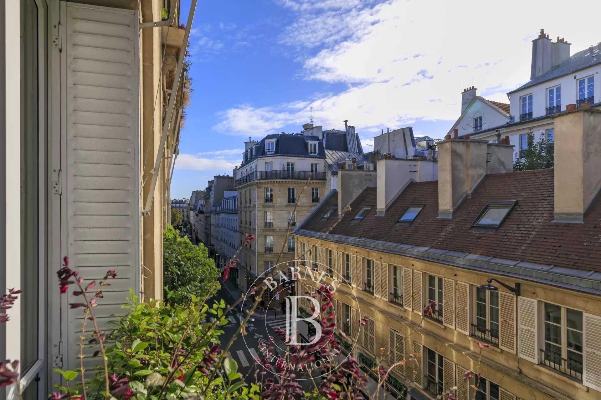 Paris  - Appartement 8 Pièces 4 Chambres