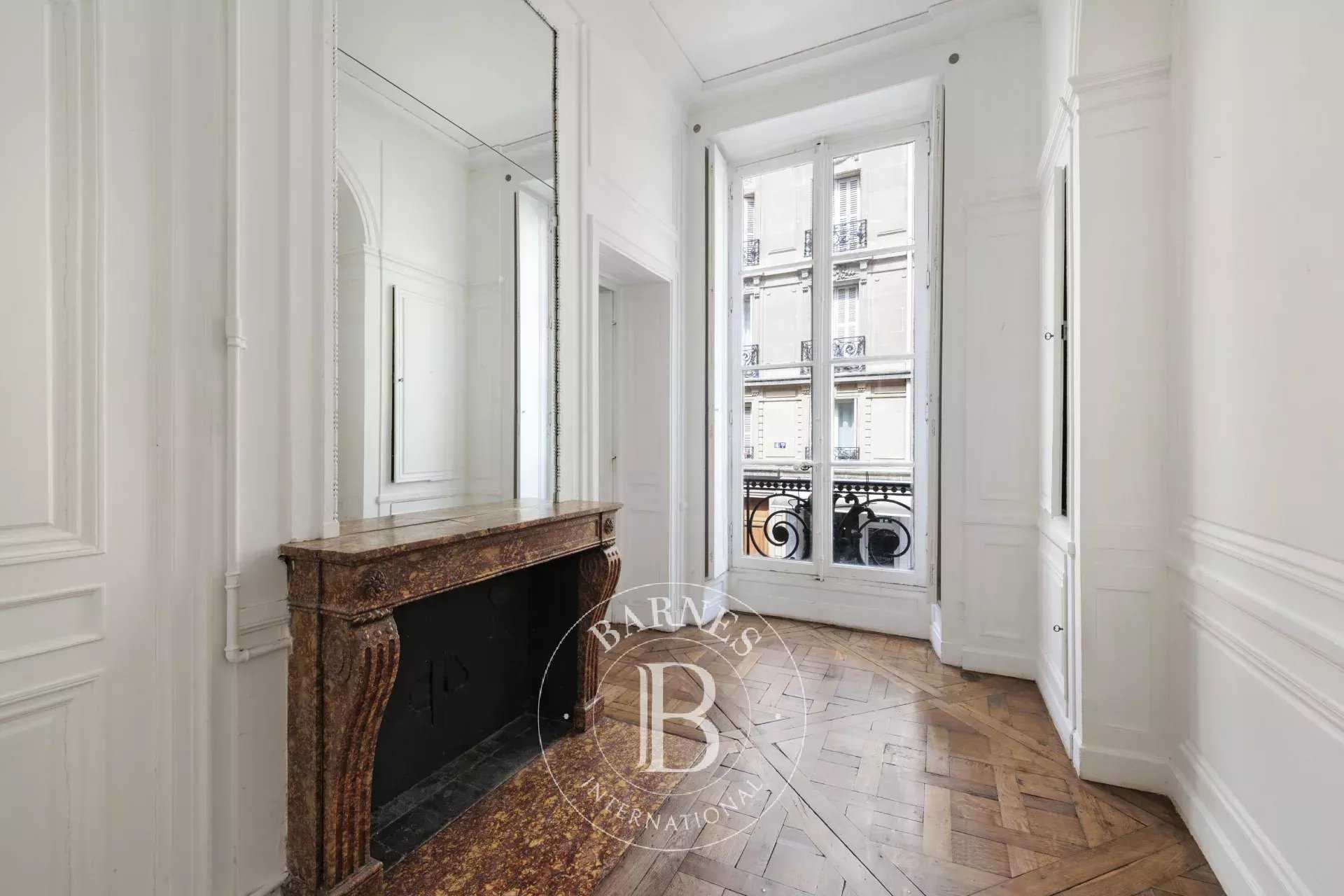 Paris  - Apartment 2 Bedrooms