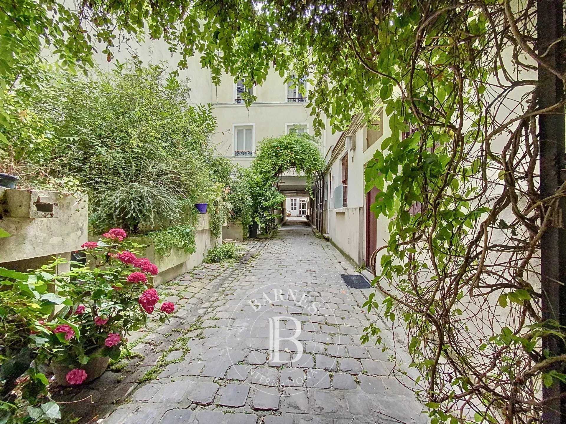 Paris  - Appartement 4 Pièces 2 Chambres