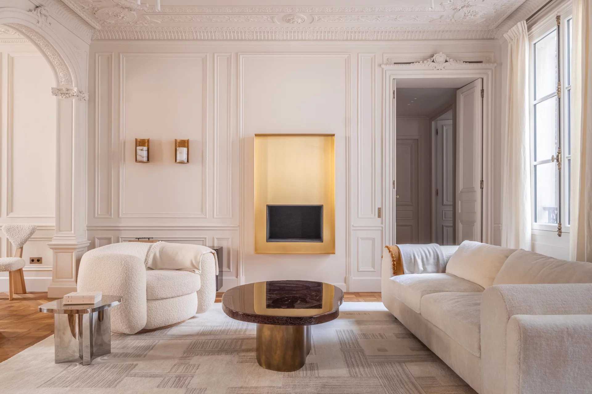 Paris  - Appartement 5 Pi&egrave;ces 3 Chambres