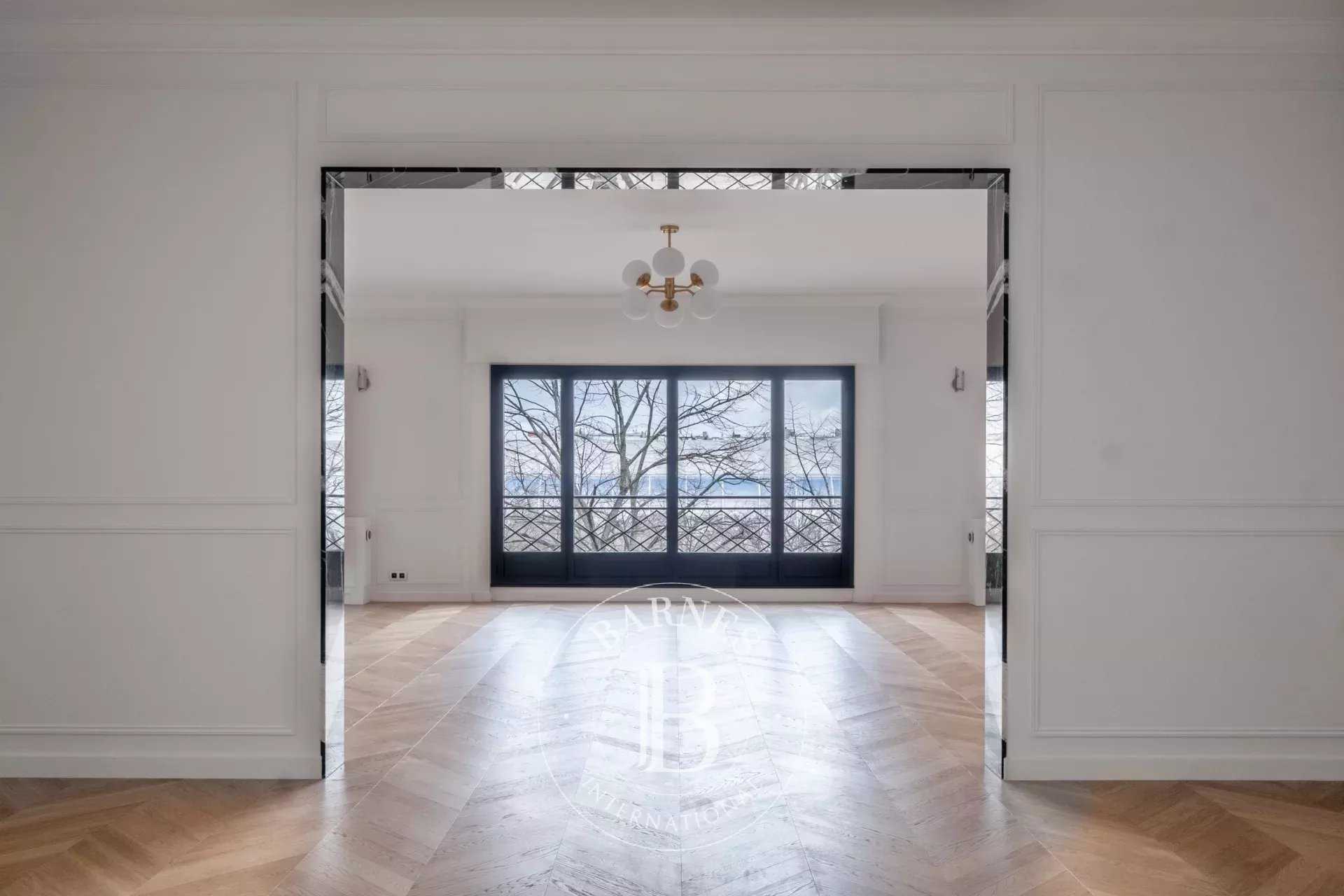 Paris  - Apartment 5 Bedrooms