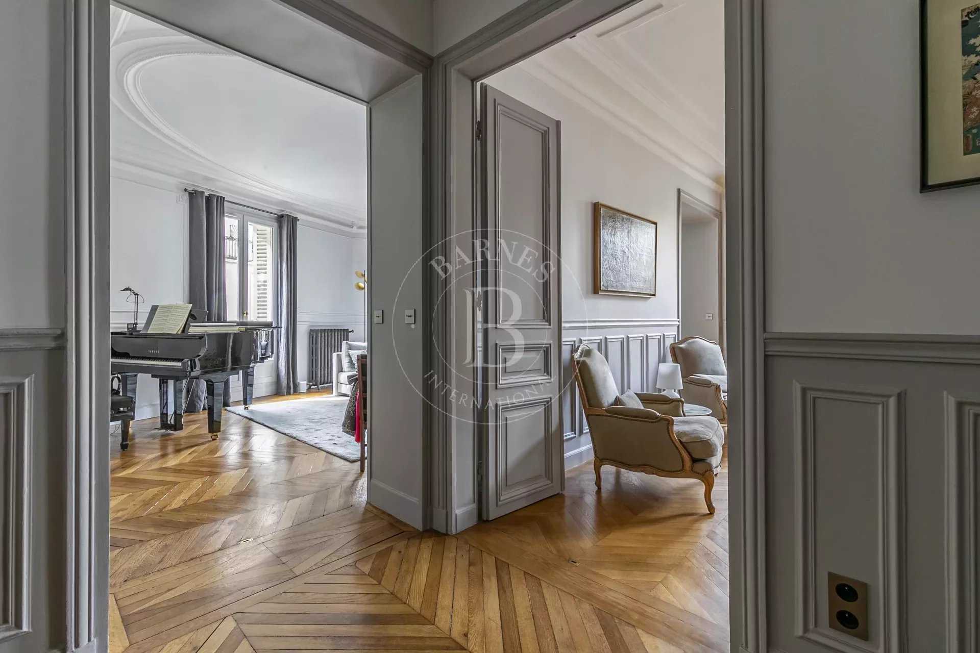 Paris  - Appartement 4 Pièces 2 Chambres