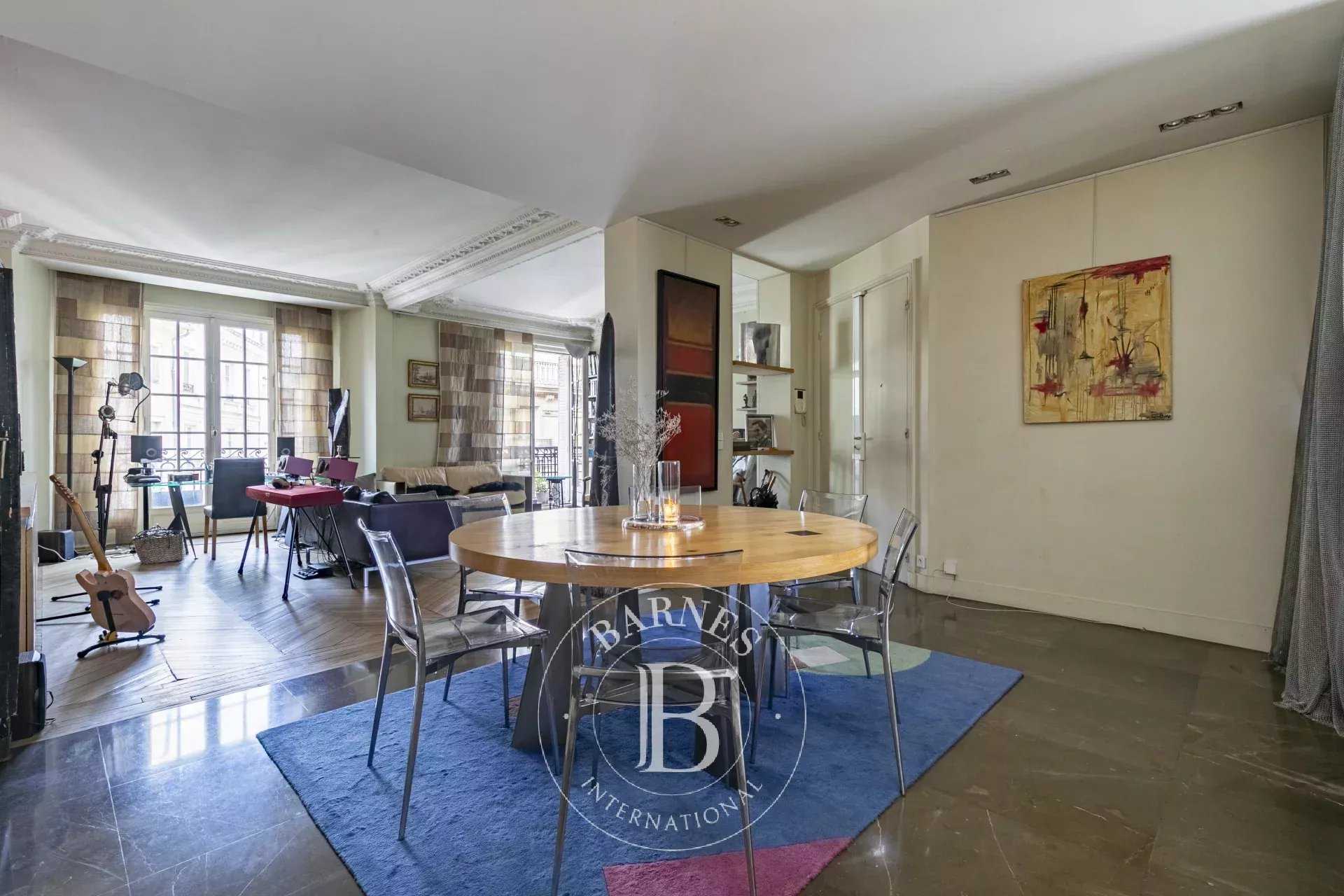 Paris  - Appartement 4 Pièces, 1 Chambre