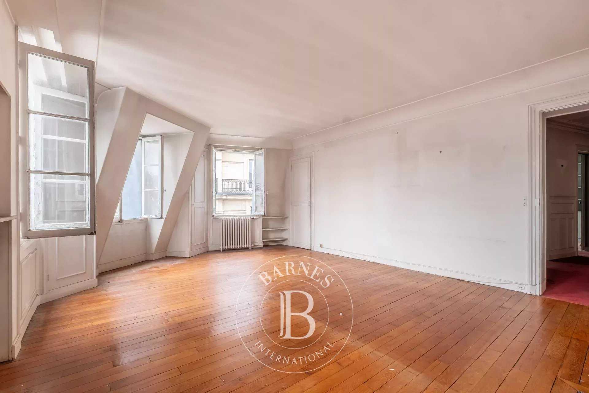 Paris  - Appartement 5 Pièces 3 Chambres