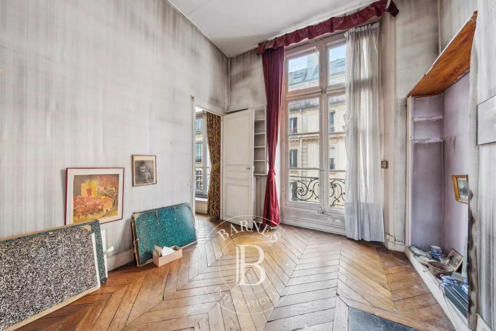 Paris  - Appartement 6 Pièces 2 Chambres
